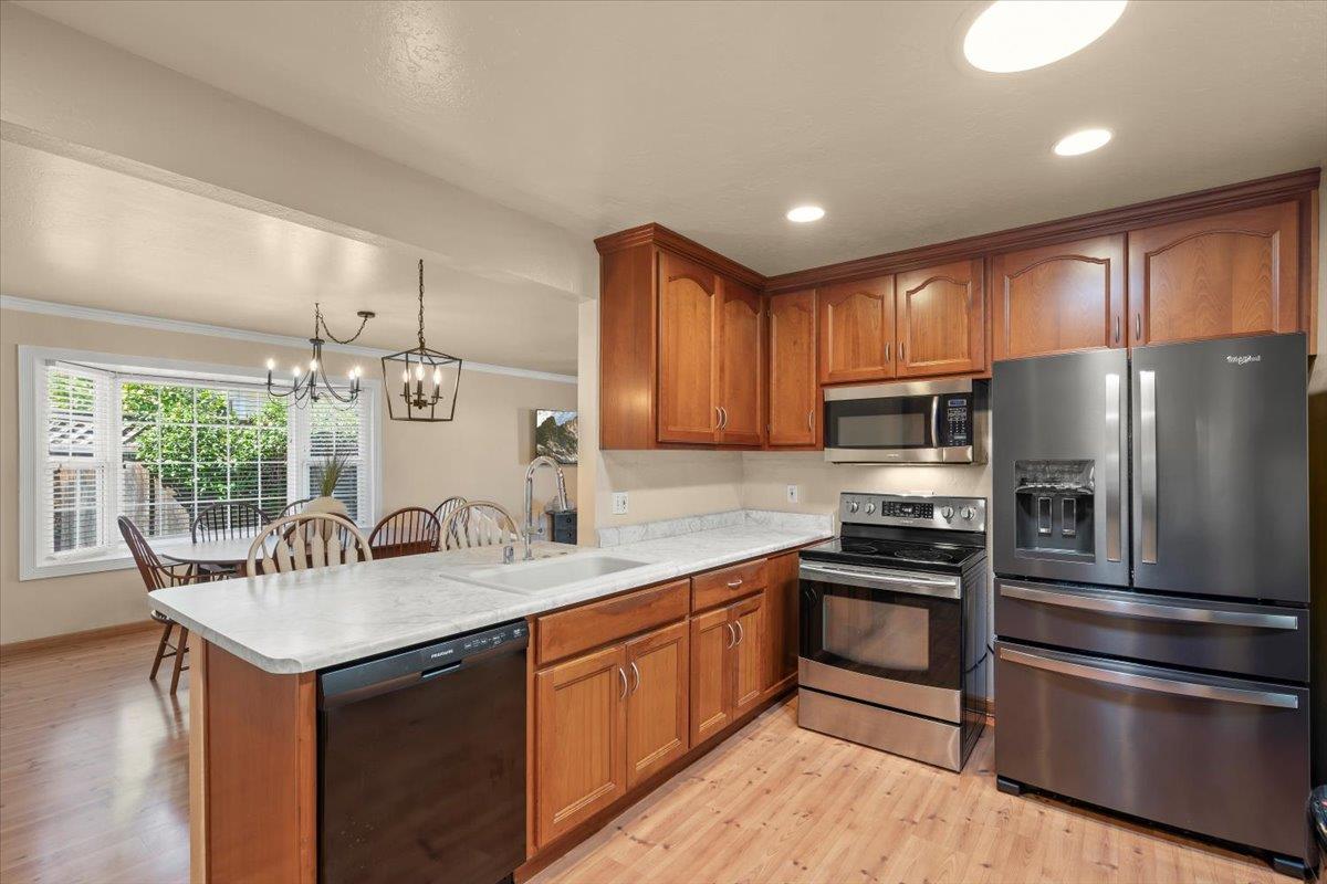 Detail Gallery Image 8 of 20 For 3443 Fowler Ave, Santa Clara,  CA 95051 - 3 Beds | 2 Baths