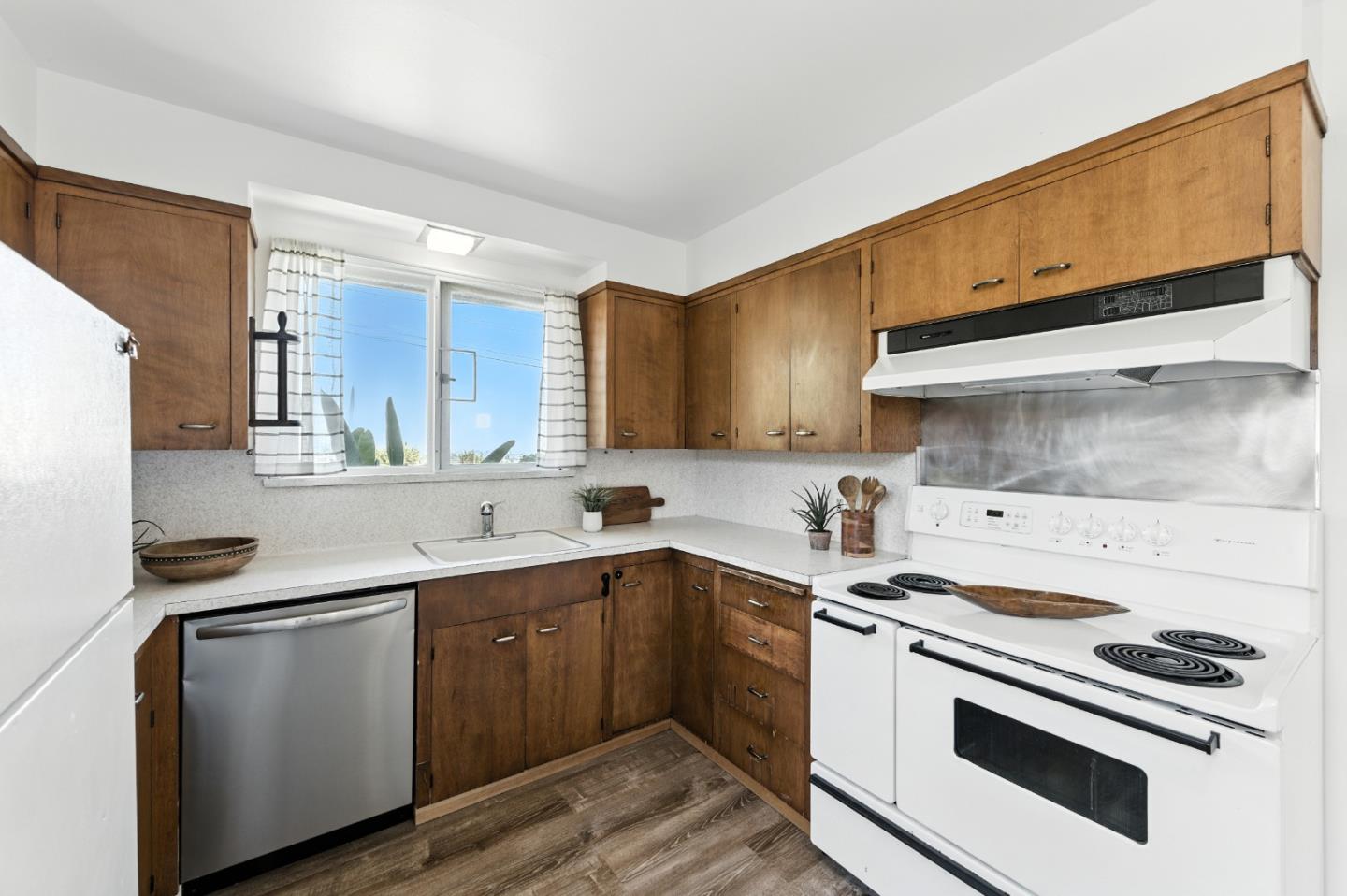 Detail Gallery Image 16 of 34 For 2931 Sunset Ter, San Mateo,  CA 94403 - 3 Beds | 1 Baths