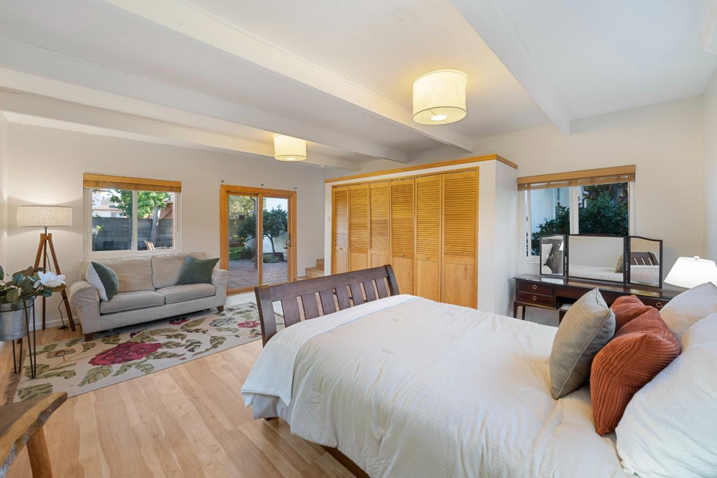 Detail Gallery Image 16 of 35 For 1080 8th Ave, Redwood City,  CA 94063 - 3 Beds | 1 Baths