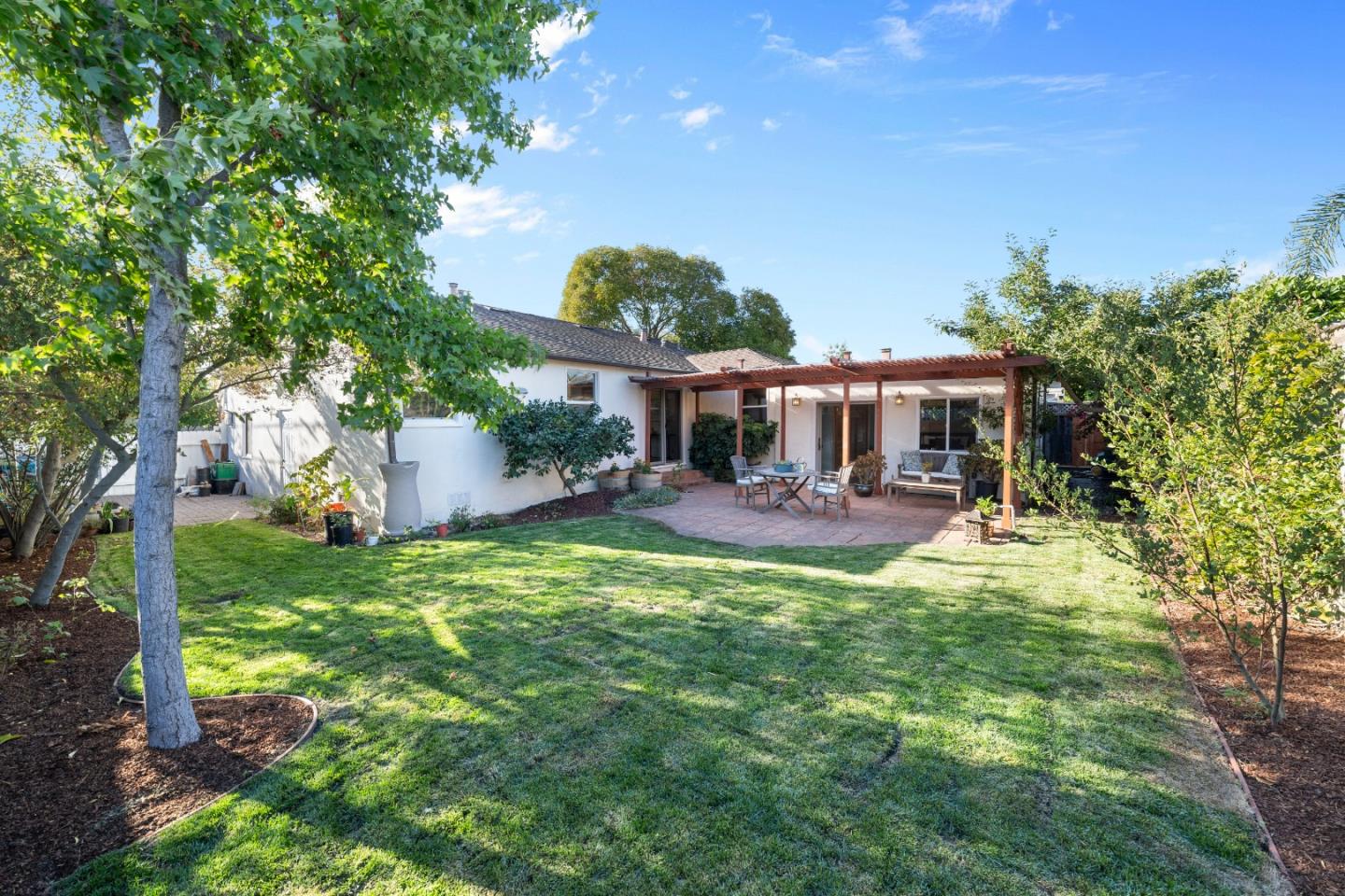 Detail Gallery Image 29 of 35 For 1080 8th Ave, Redwood City,  CA 94063 - 3 Beds | 1 Baths