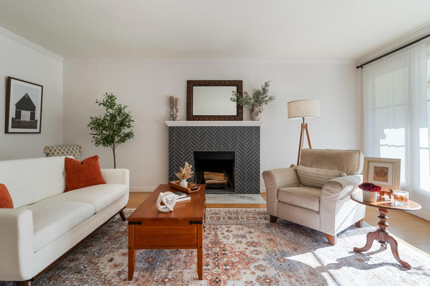 Detail Gallery Image 3 of 35 For 1080 8th Ave, Redwood City,  CA 94063 - 3 Beds | 1 Baths