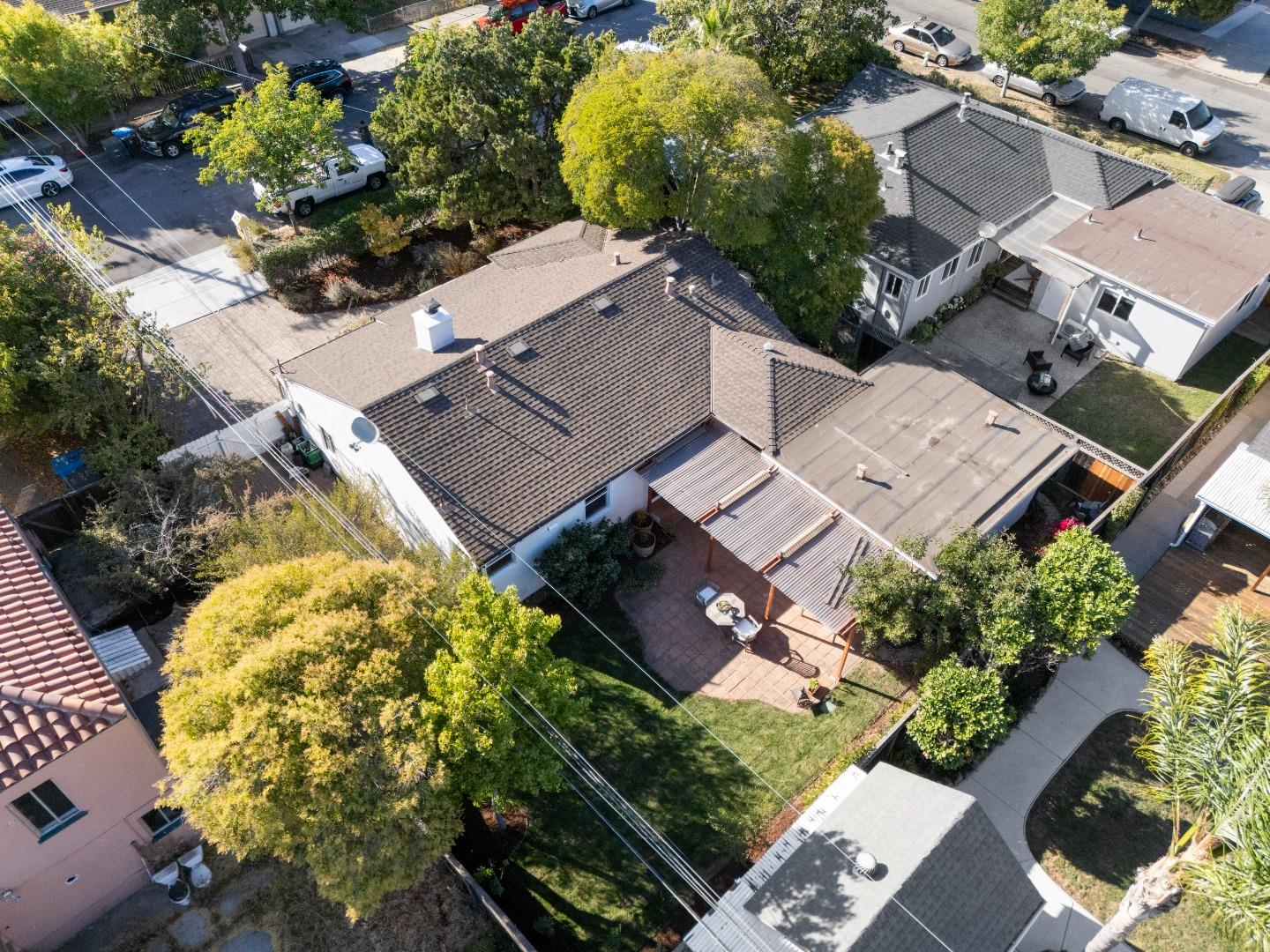 Detail Gallery Image 33 of 35 For 1080 8th Ave, Redwood City,  CA 94063 - 3 Beds | 1 Baths