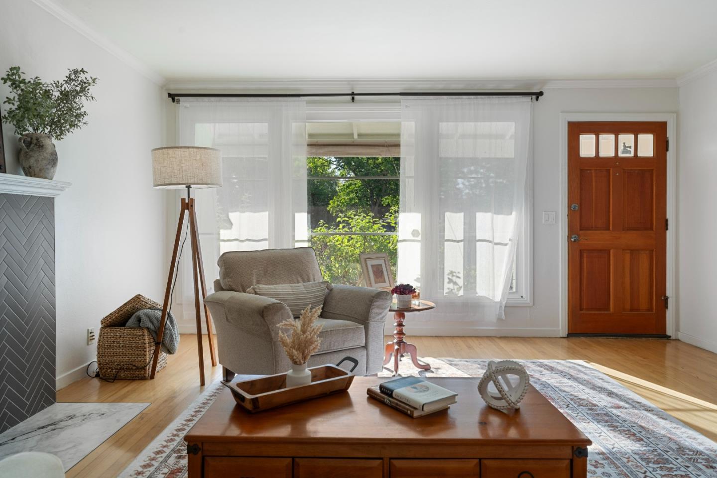 Detail Gallery Image 5 of 35 For 1080 8th Ave, Redwood City,  CA 94063 - 3 Beds | 1 Baths