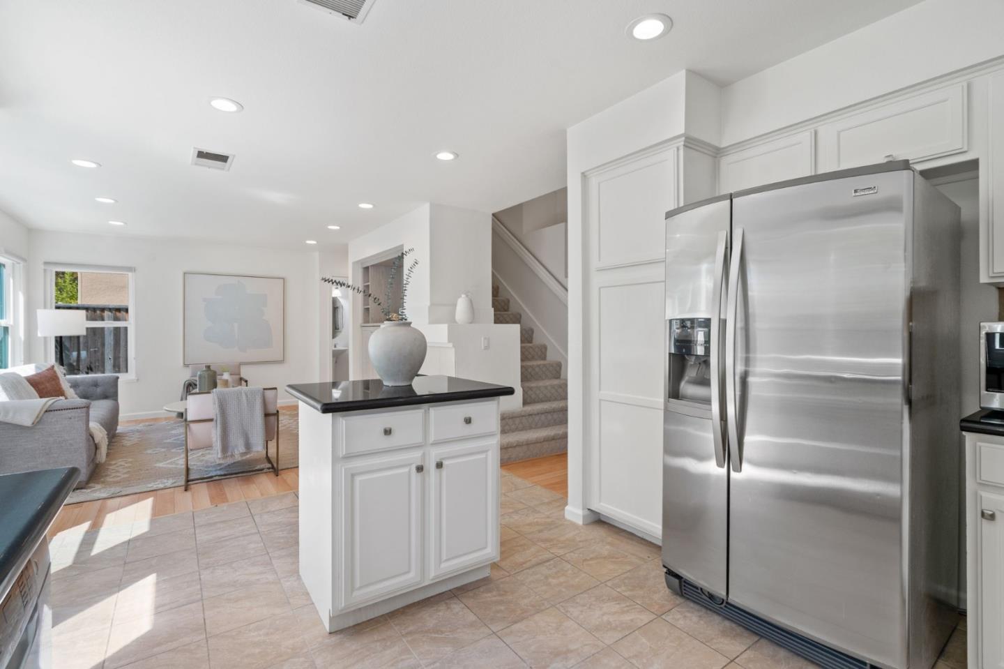 Detail Gallery Image 12 of 48 For 4261 Verdigris Cir, San Jose,  CA 95134 - 3 Beds | 2/1 Baths
