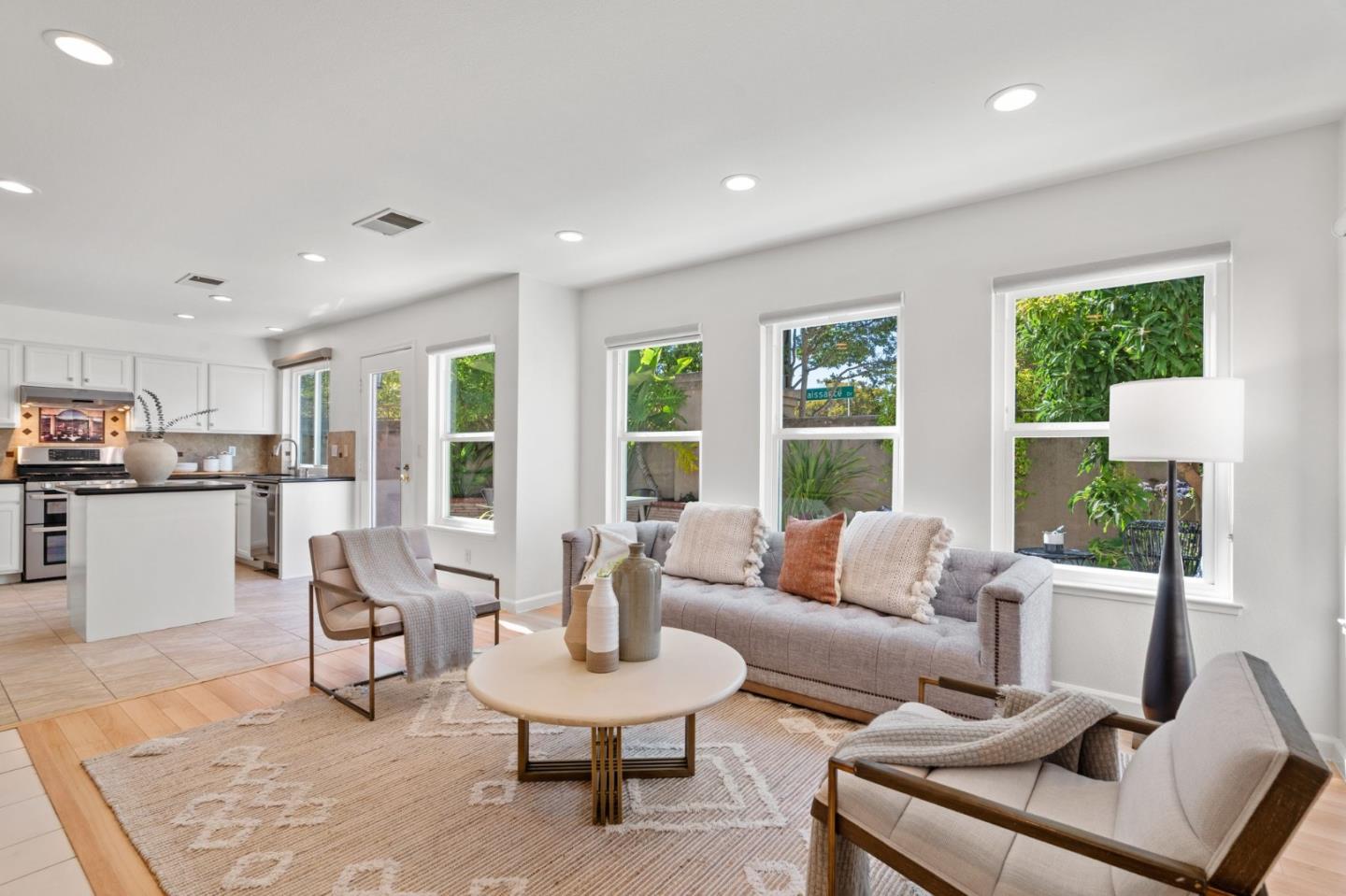 Detail Gallery Image 14 of 48 For 4261 Verdigris Cir, San Jose,  CA 95134 - 3 Beds | 2/1 Baths