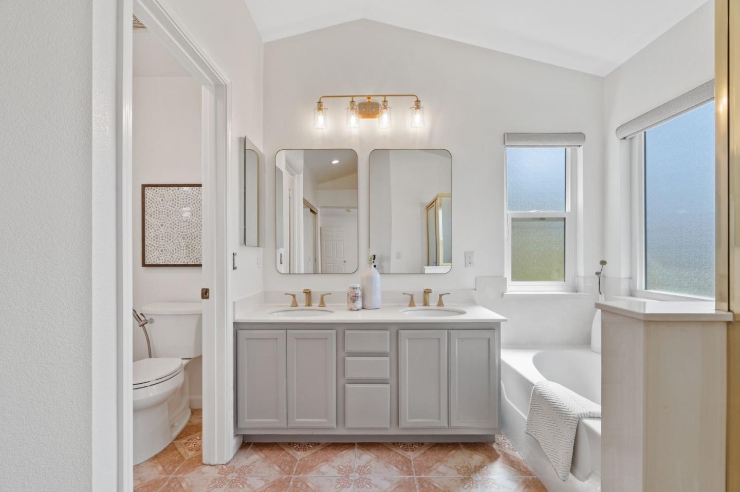 Detail Gallery Image 22 of 48 For 4261 Verdigris Cir, San Jose,  CA 95134 - 3 Beds | 2/1 Baths