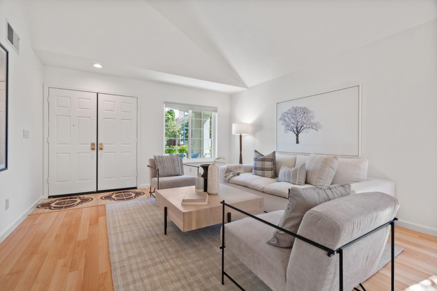 Detail Gallery Image 6 of 48 For 4261 Verdigris Cir, San Jose,  CA 95134 - 3 Beds | 2/1 Baths