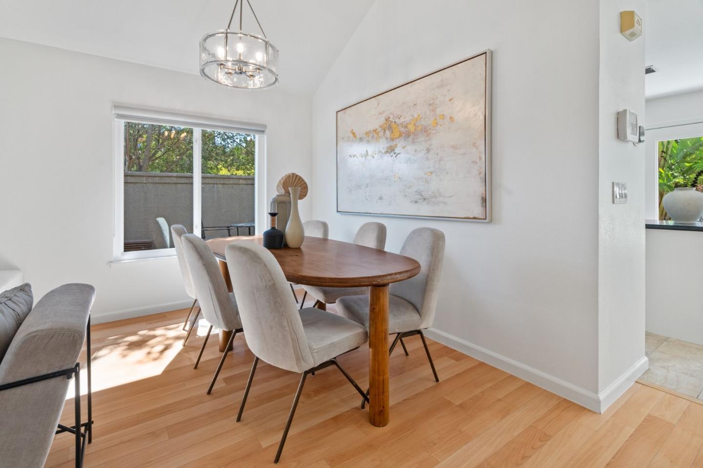 Detail Gallery Image 8 of 48 For 4261 Verdigris Cir, San Jose,  CA 95134 - 3 Beds | 2/1 Baths