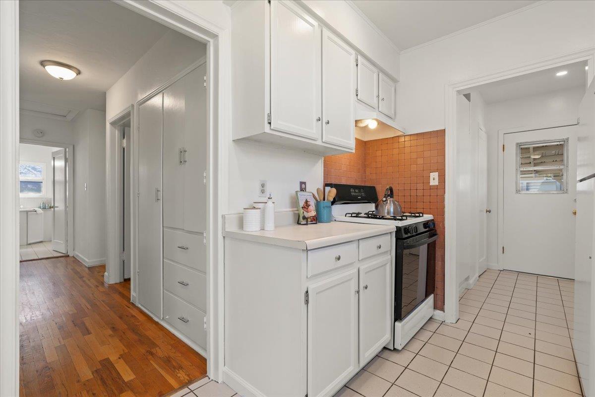 Detail Gallery Image 15 of 32 For 553 Irving Ave, San Jose,  CA 95128 - 3 Beds | 1 Baths