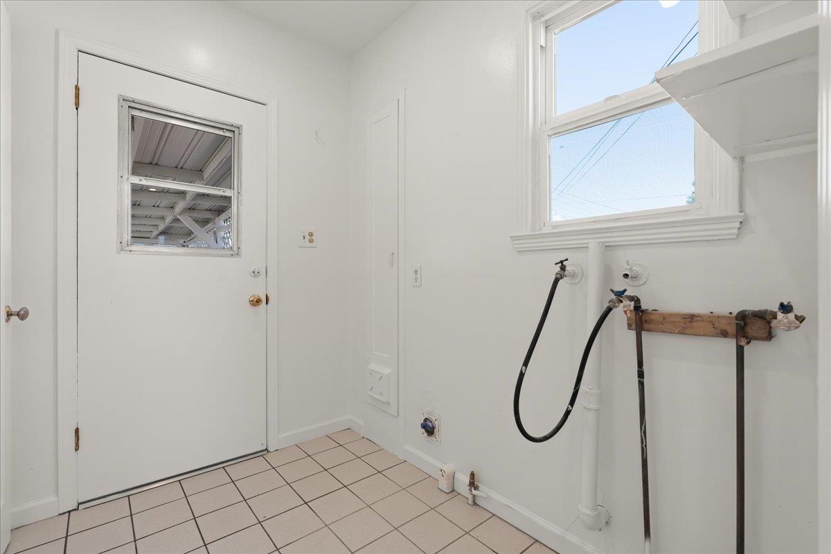 Detail Gallery Image 18 of 32 For 553 Irving Ave, San Jose,  CA 95128 - 3 Beds | 1 Baths