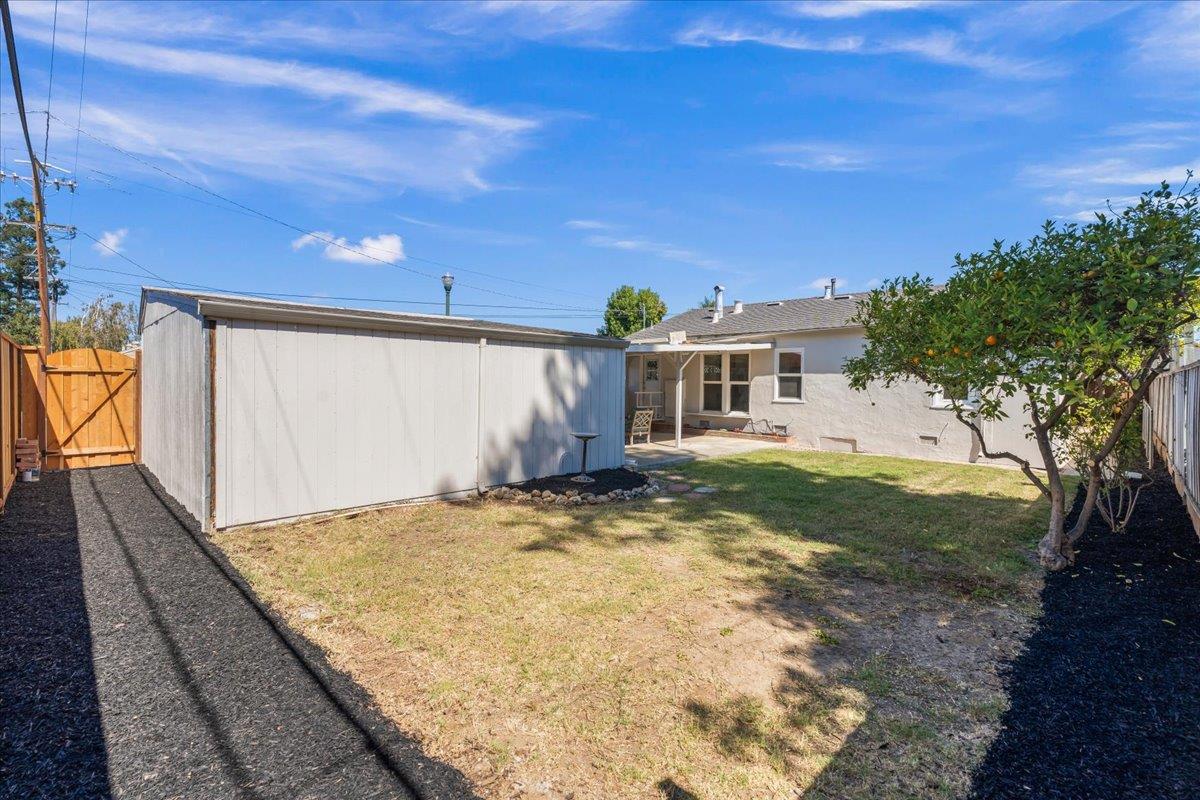 Detail Gallery Image 27 of 32 For 553 Irving Ave, San Jose,  CA 95128 - 3 Beds | 1 Baths