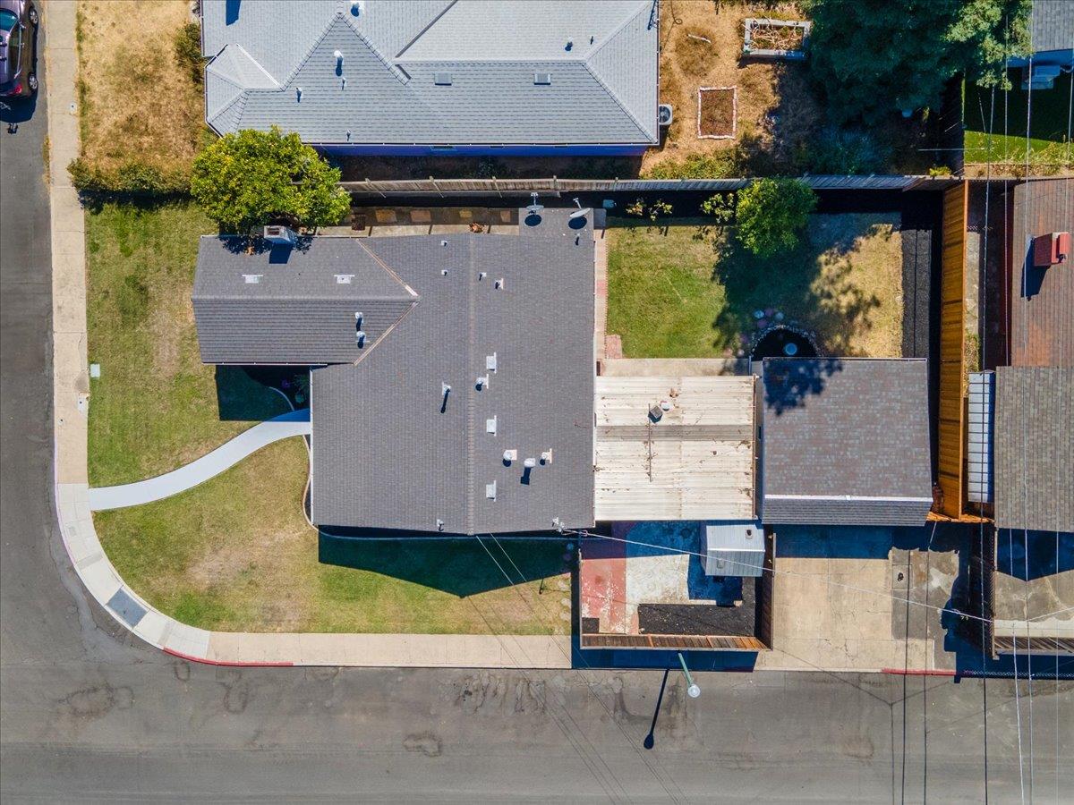 Detail Gallery Image 5 of 32 For 553 Irving Ave, San Jose,  CA 95128 - 3 Beds | 1 Baths