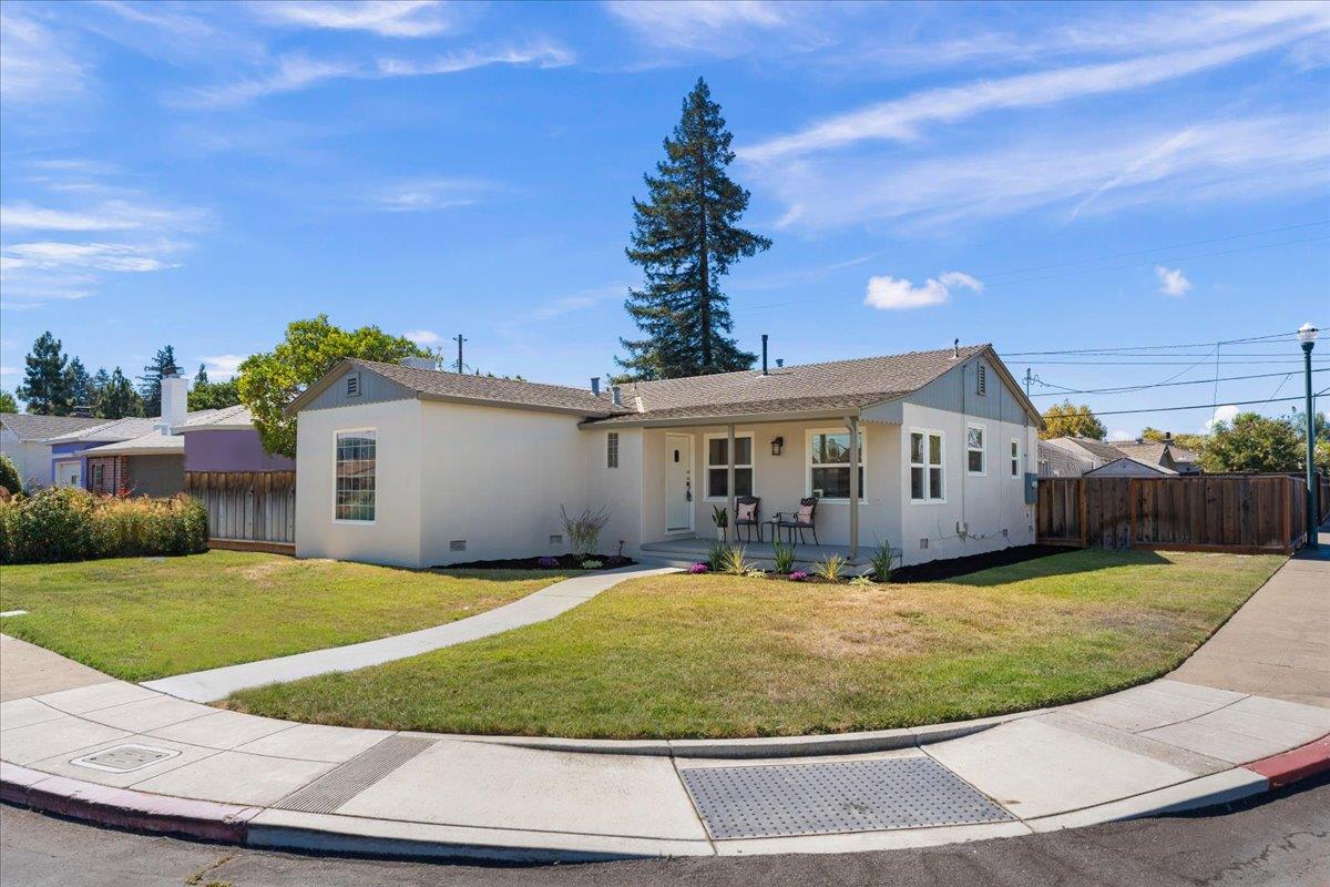 Detail Gallery Image 6 of 32 For 553 Irving Ave, San Jose,  CA 95128 - 3 Beds | 1 Baths