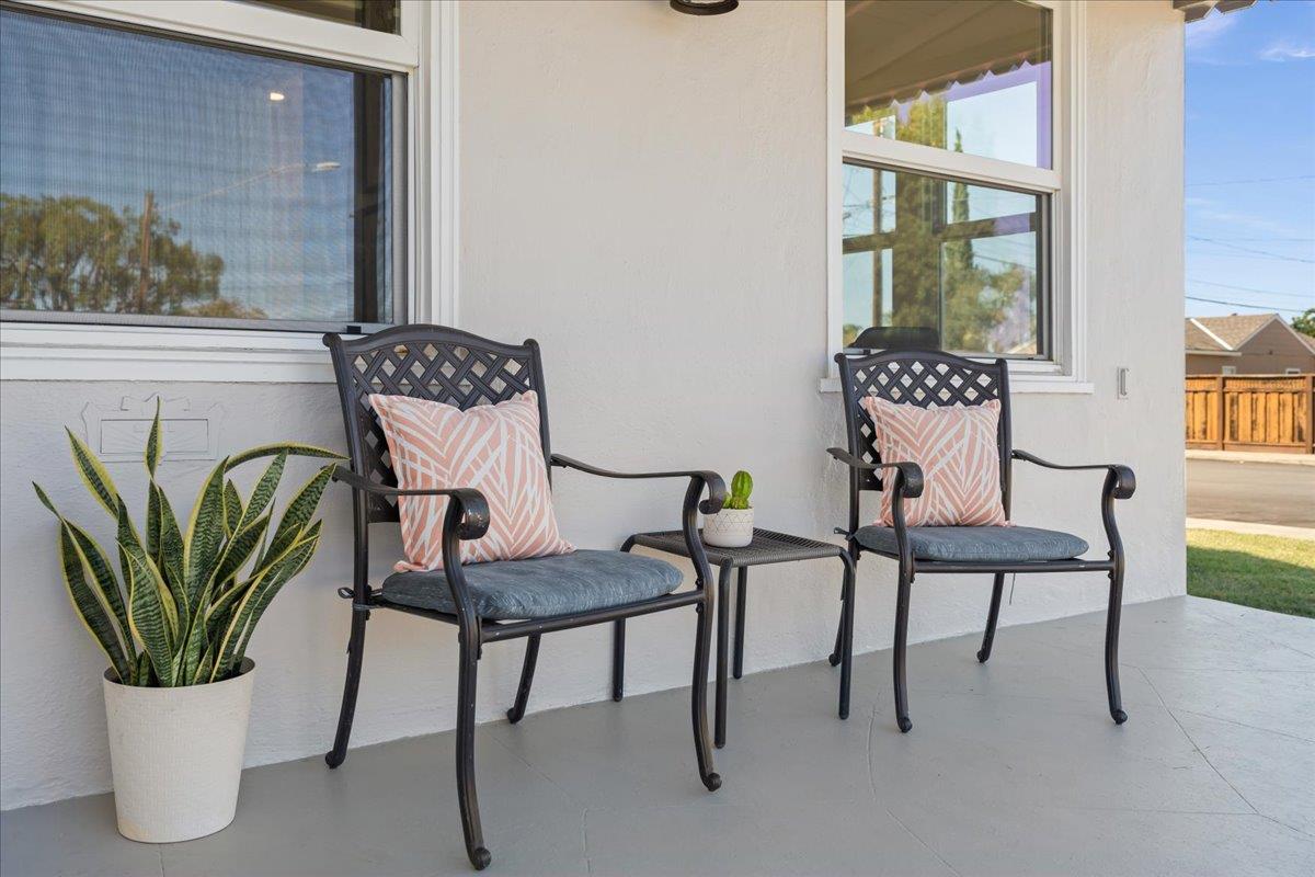 Detail Gallery Image 8 of 32 For 553 Irving Ave, San Jose,  CA 95128 - 3 Beds | 1 Baths