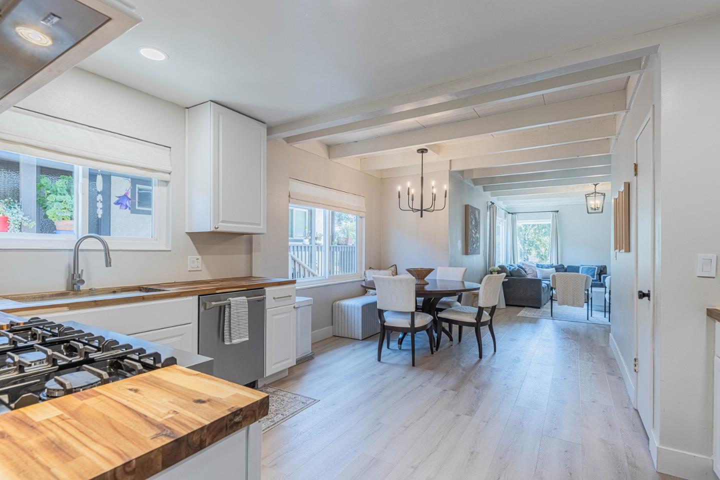 Detail Gallery Image 10 of 31 For 1056 Harrison St, Monterey,  CA 93940 - 4 Beds | 1/1 Baths