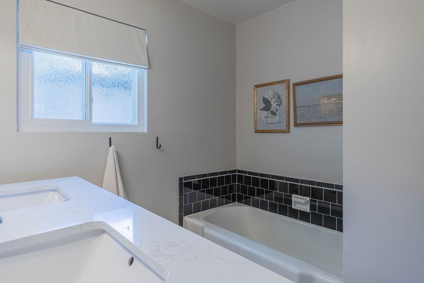 Detail Gallery Image 26 of 31 For 1056 Harrison St, Monterey,  CA 93940 - 4 Beds | 1/1 Baths