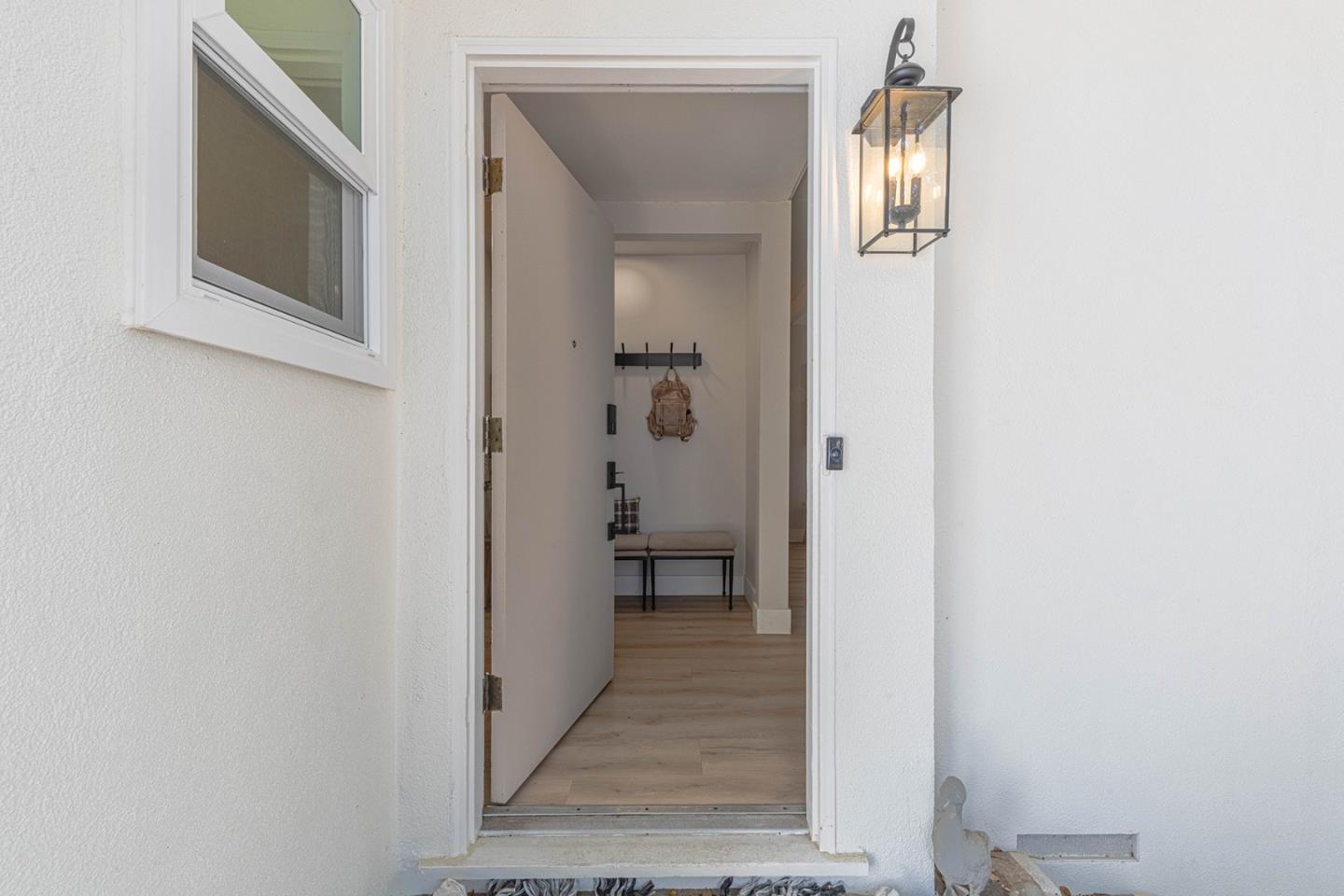 Detail Gallery Image 3 of 31 For 1056 Harrison St, Monterey,  CA 93940 - 4 Beds | 1/1 Baths