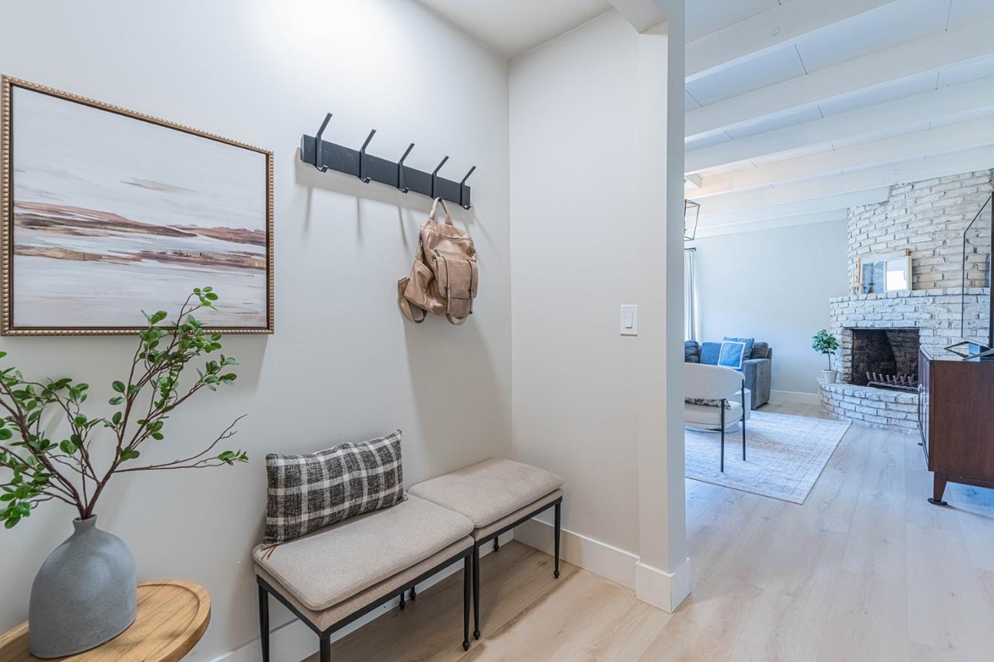 Detail Gallery Image 4 of 31 For 1056 Harrison St, Monterey,  CA 93940 - 4 Beds | 1/1 Baths