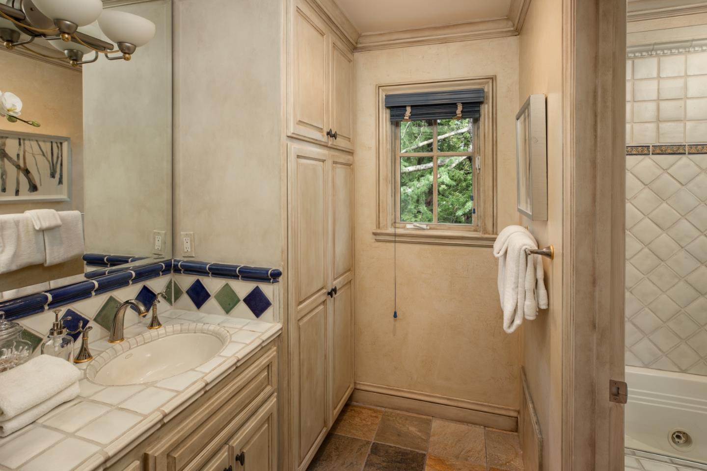 Detail Gallery Image 16 of 39 For 13456 Mandoli Dr, Los Altos Hills,  CA 94022 - 6 Beds | 6/1 Baths