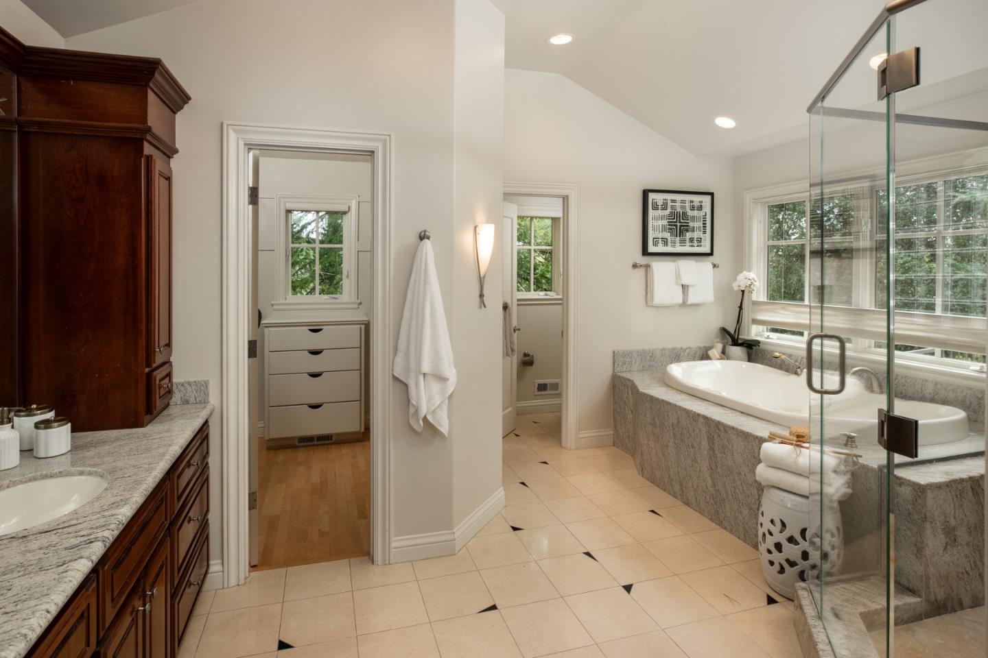 Detail Gallery Image 22 of 39 For 13456 Mandoli Dr, Los Altos Hills,  CA 94022 - 6 Beds | 6/1 Baths