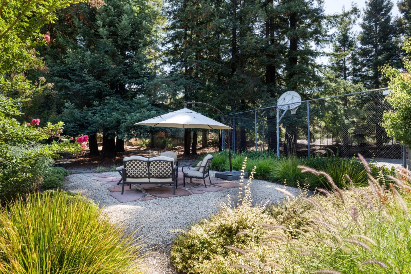 Detail Gallery Image 34 of 39 For 13456 Mandoli Dr, Los Altos Hills,  CA 94022 - 6 Beds | 6/1 Baths