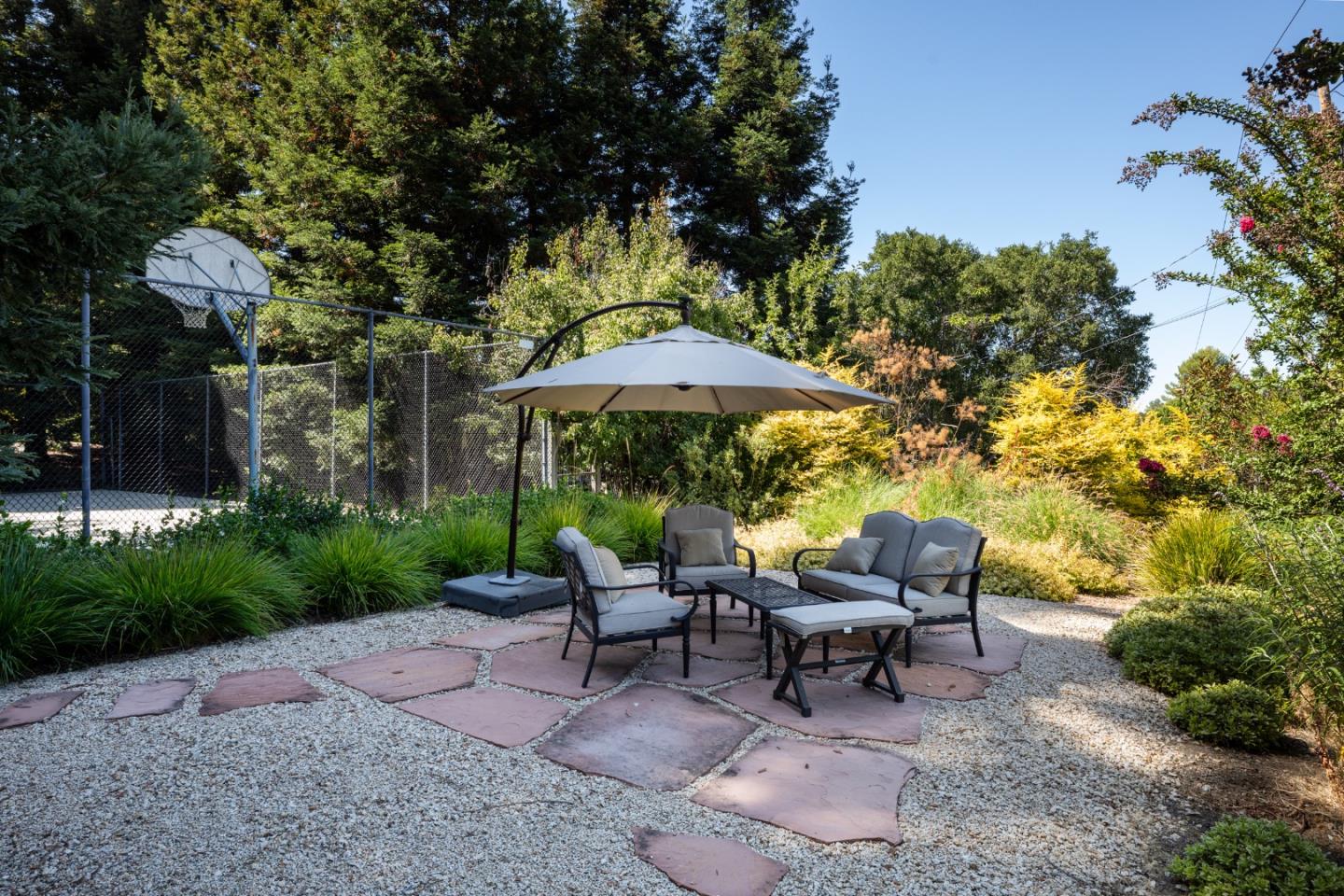 Detail Gallery Image 35 of 39 For 13456 Mandoli Dr, Los Altos Hills,  CA 94022 - 6 Beds | 6/1 Baths