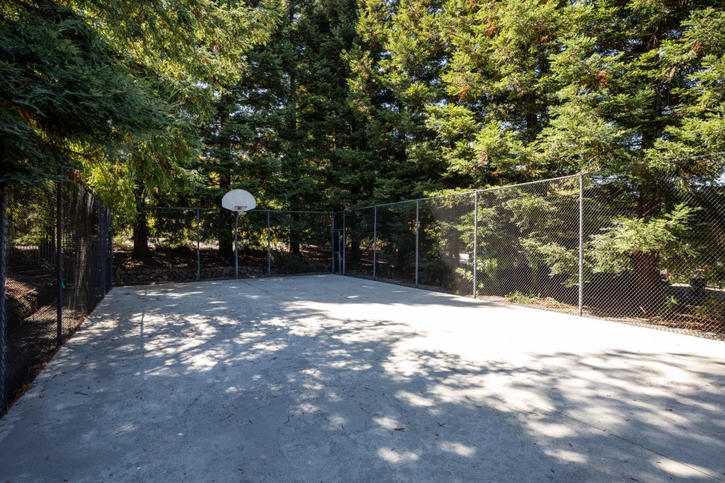 Detail Gallery Image 36 of 39 For 13456 Mandoli Dr, Los Altos Hills,  CA 94022 - 6 Beds | 6/1 Baths