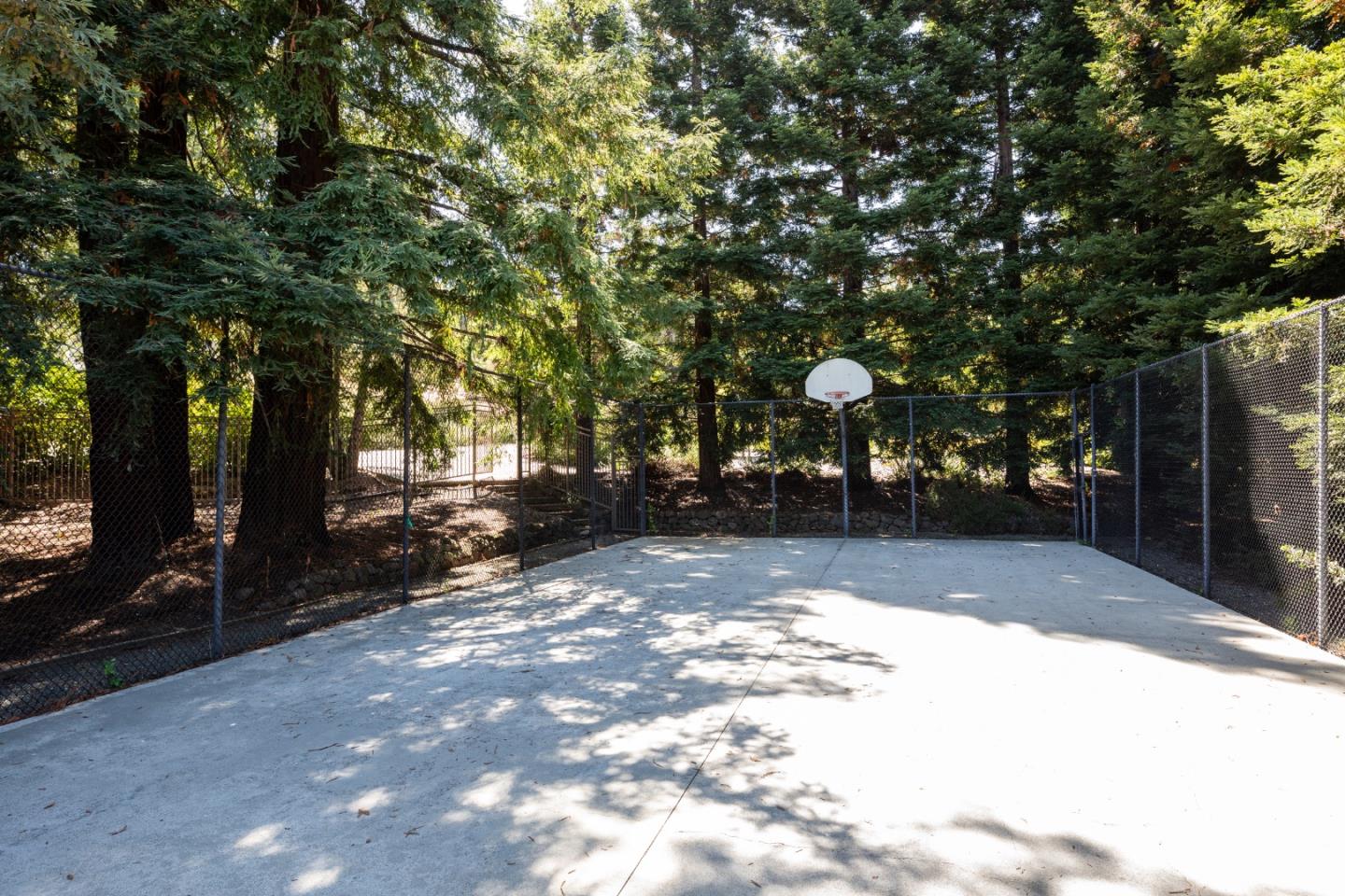 Detail Gallery Image 37 of 39 For 13456 Mandoli Dr, Los Altos Hills,  CA 94022 - 6 Beds | 6/1 Baths