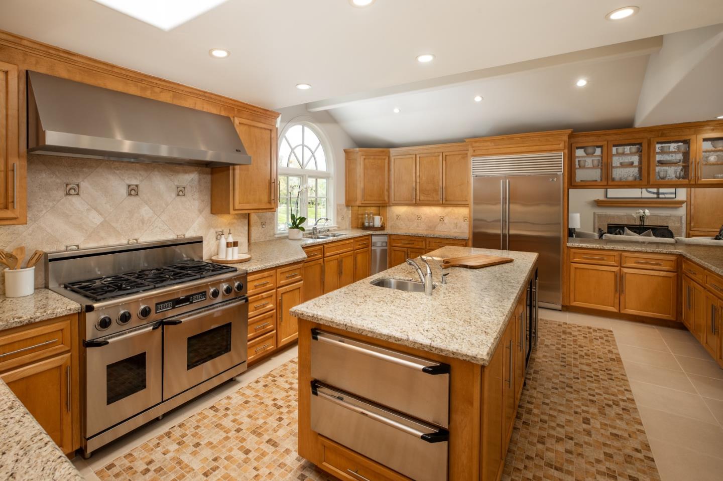 Detail Gallery Image 8 of 39 For 13456 Mandoli Dr, Los Altos Hills,  CA 94022 - 6 Beds | 6/1 Baths