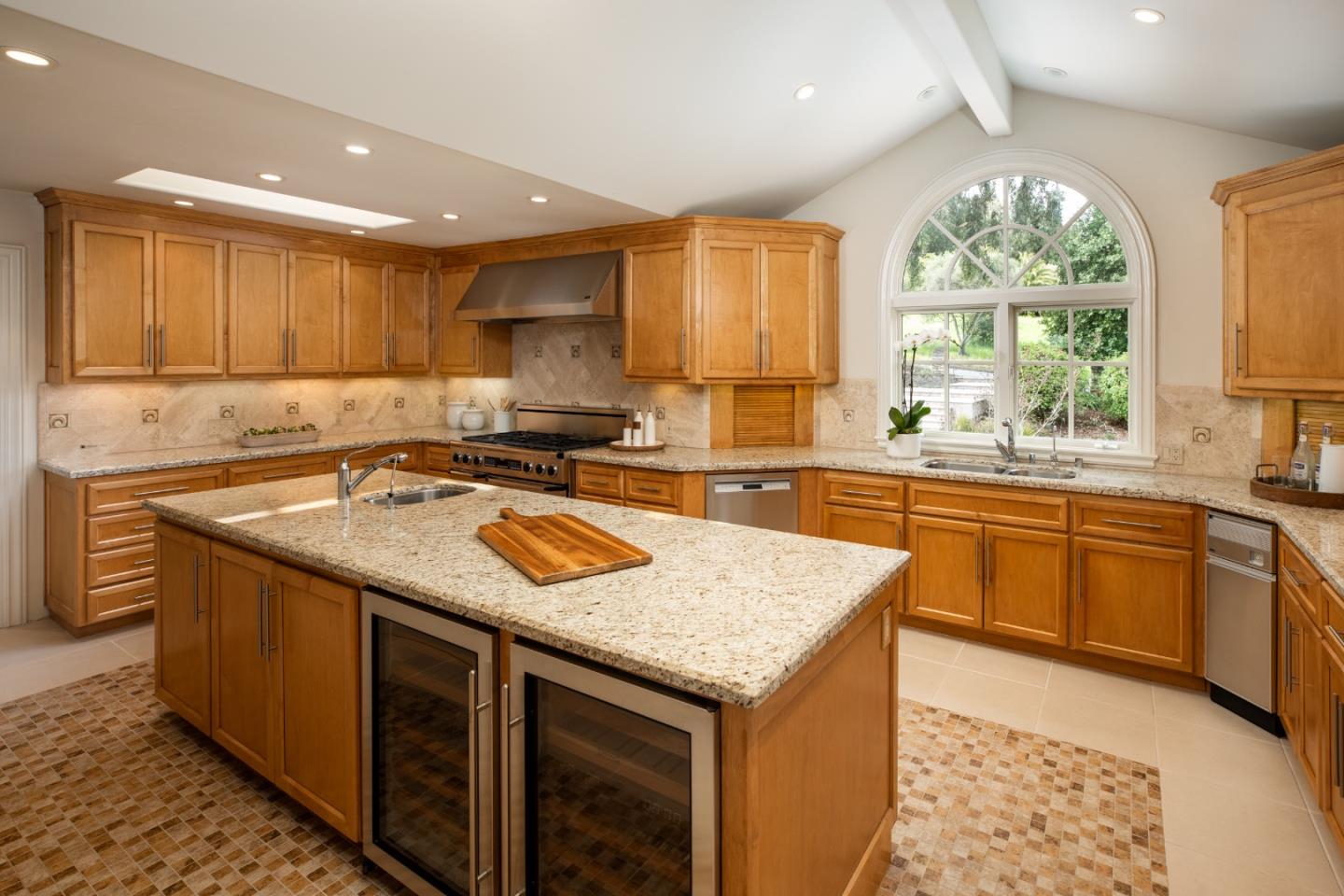 Detail Gallery Image 9 of 39 For 13456 Mandoli Dr, Los Altos Hills,  CA 94022 - 6 Beds | 6/1 Baths