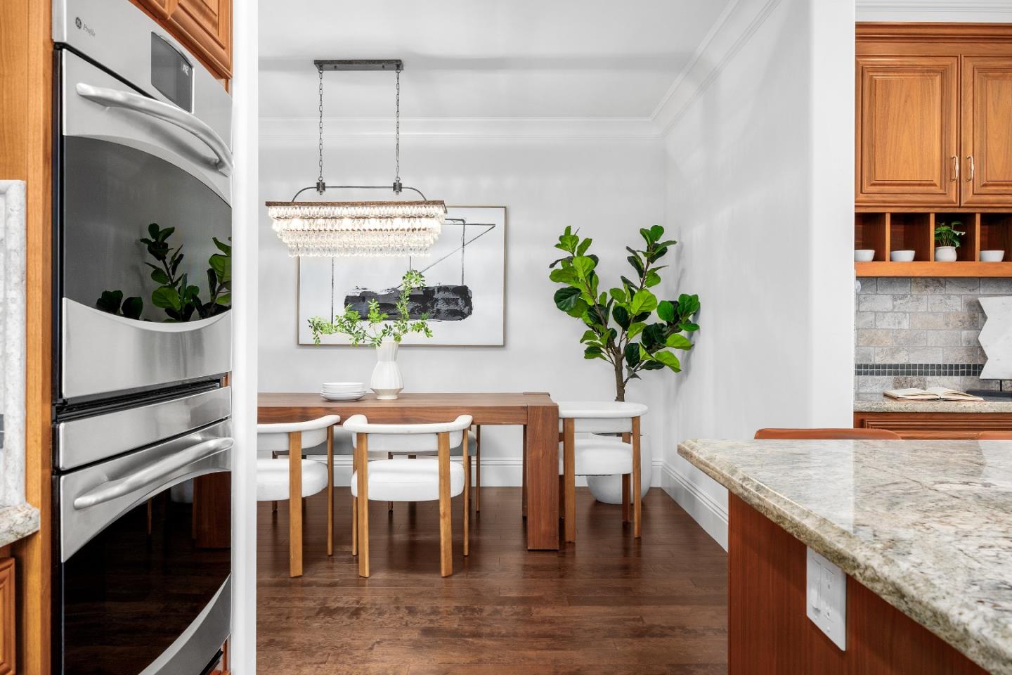 Detail Gallery Image 11 of 54 For 15571 Linda Ave, Los Gatos,  CA 95032 - 4 Beds | 2/1 Baths