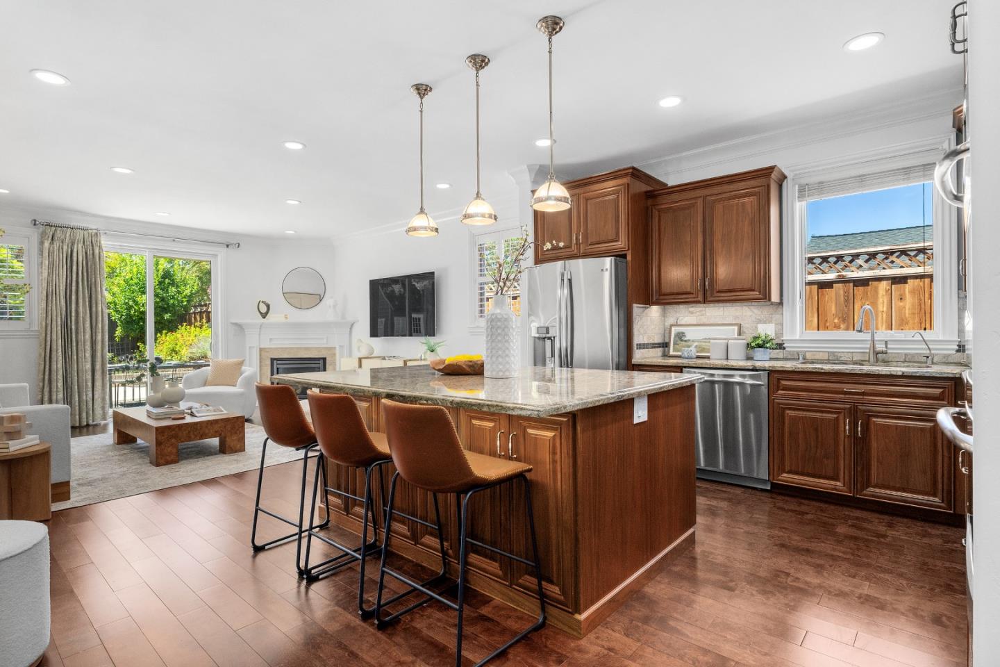 Detail Gallery Image 13 of 54 For 15571 Linda Ave, Los Gatos,  CA 95032 - 4 Beds | 2/1 Baths