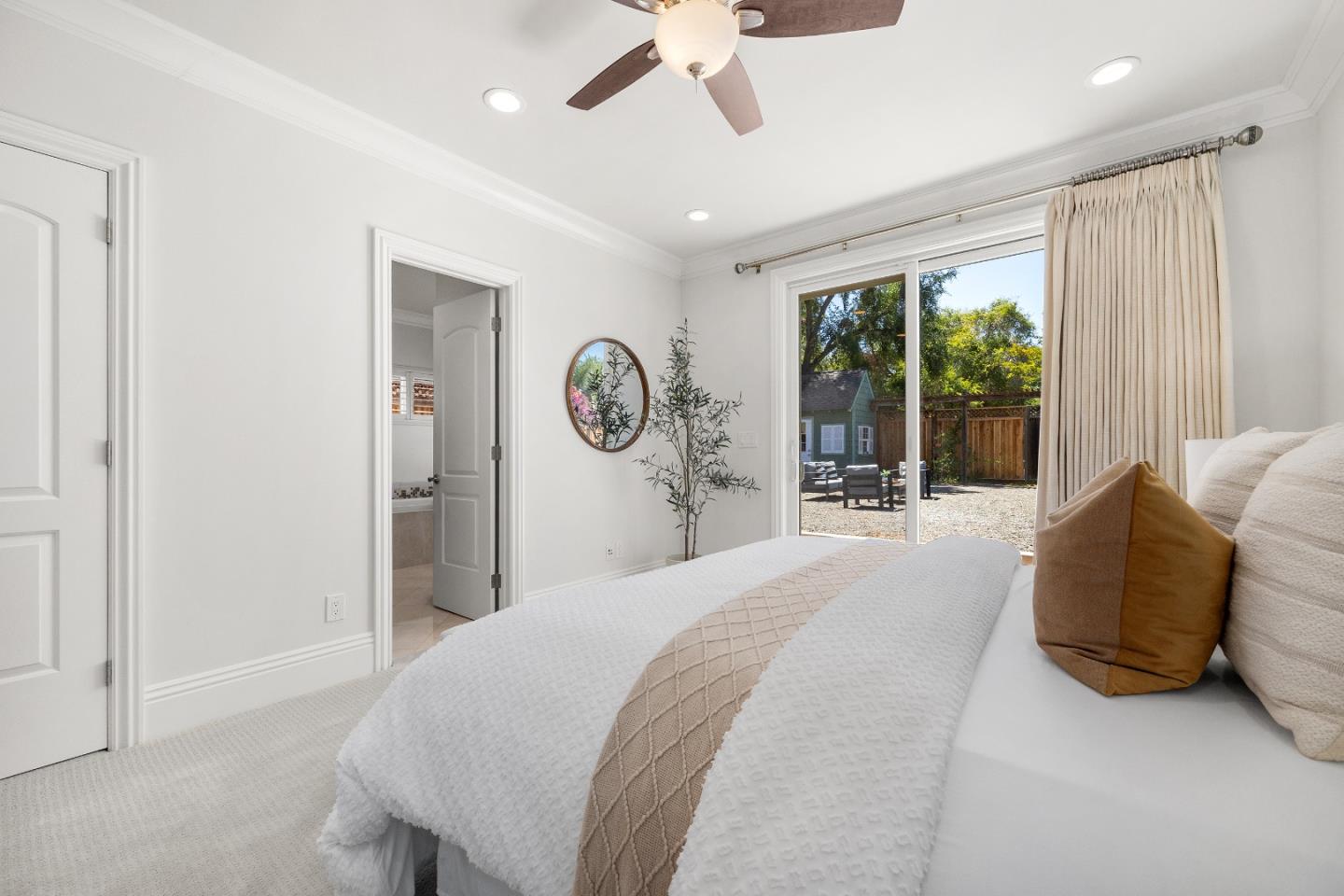 Detail Gallery Image 24 of 54 For 15571 Linda Ave, Los Gatos,  CA 95032 - 4 Beds | 2/1 Baths