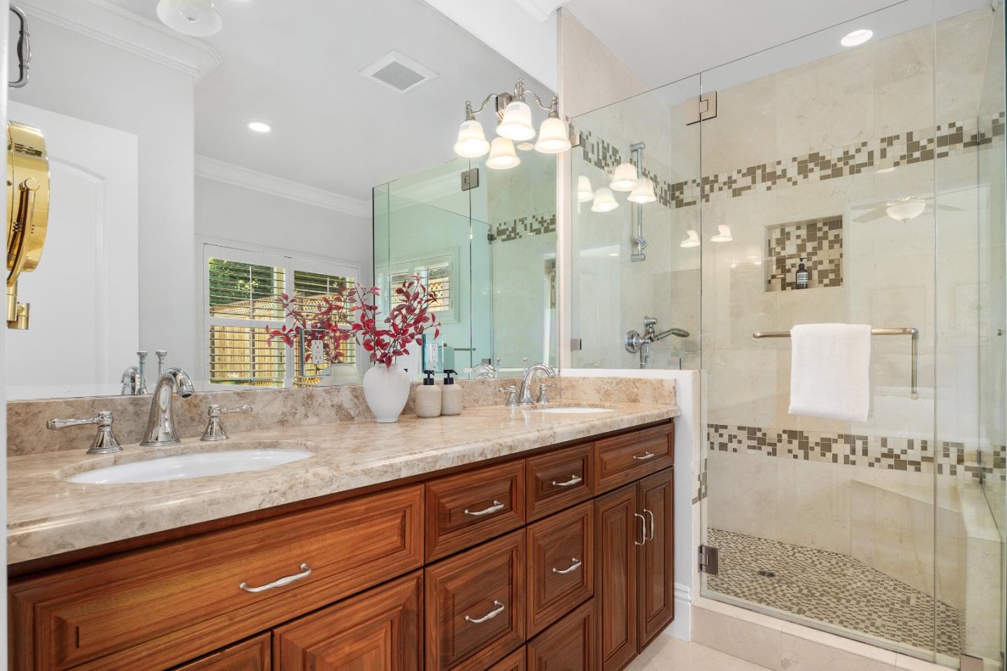 Detail Gallery Image 27 of 54 For 15571 Linda Ave, Los Gatos,  CA 95032 - 4 Beds | 2/1 Baths