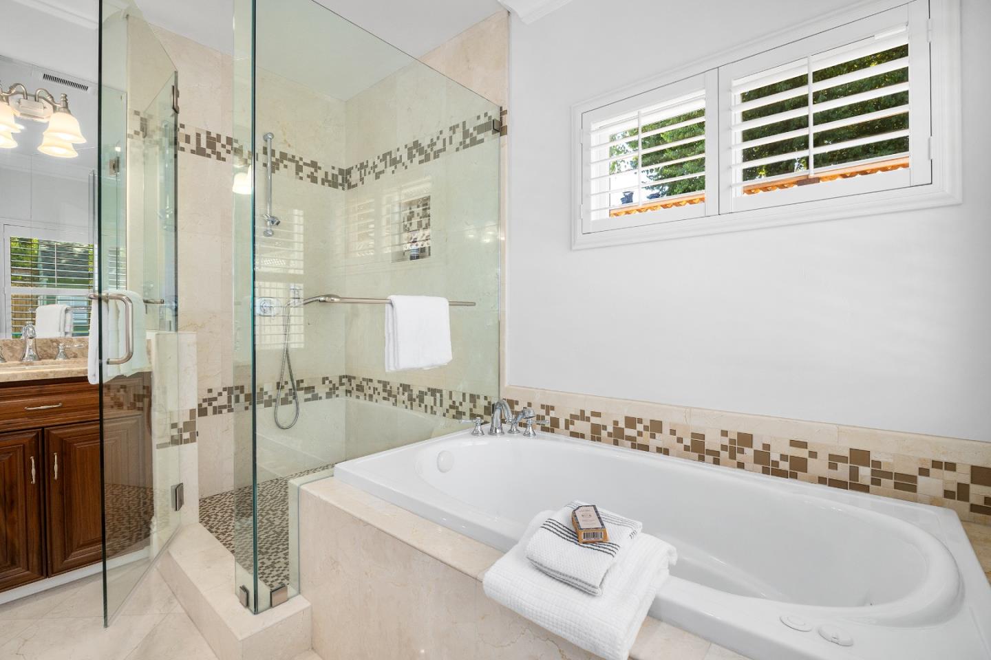 Detail Gallery Image 31 of 54 For 15571 Linda Ave, Los Gatos,  CA 95032 - 4 Beds | 2/1 Baths