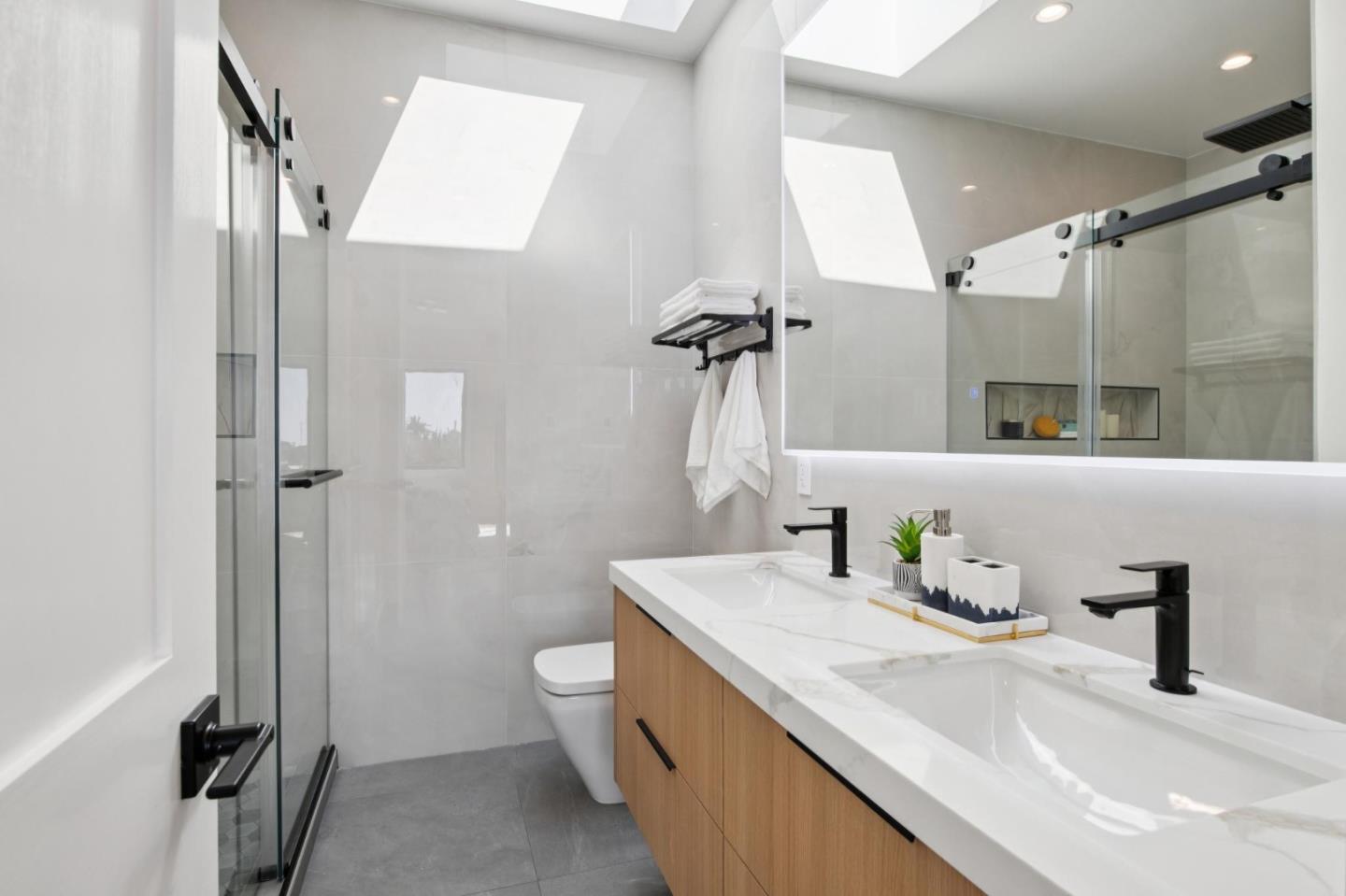 Detail Gallery Image 36 of 72 For 2363 31st Ave, San Francisco,  CA 94116 - 5 Beds | 4 Baths