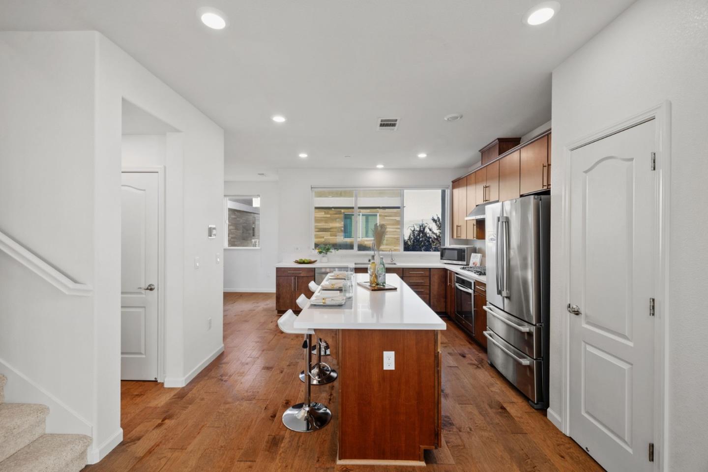 Detail Gallery Image 12 of 66 For 3005 Valley of Hearts Delight Pl, San Jose,  CA 95136 - 4 Beds | 3/1 Baths