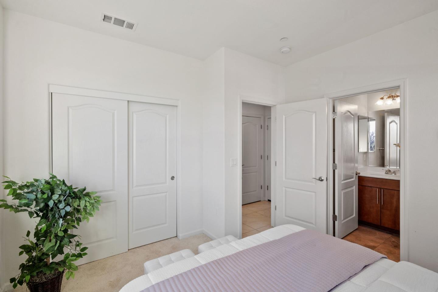 Detail Gallery Image 5 of 66 For 3005 Valley of Hearts Delight Pl, San Jose,  CA 95136 - 4 Beds | 3/1 Baths