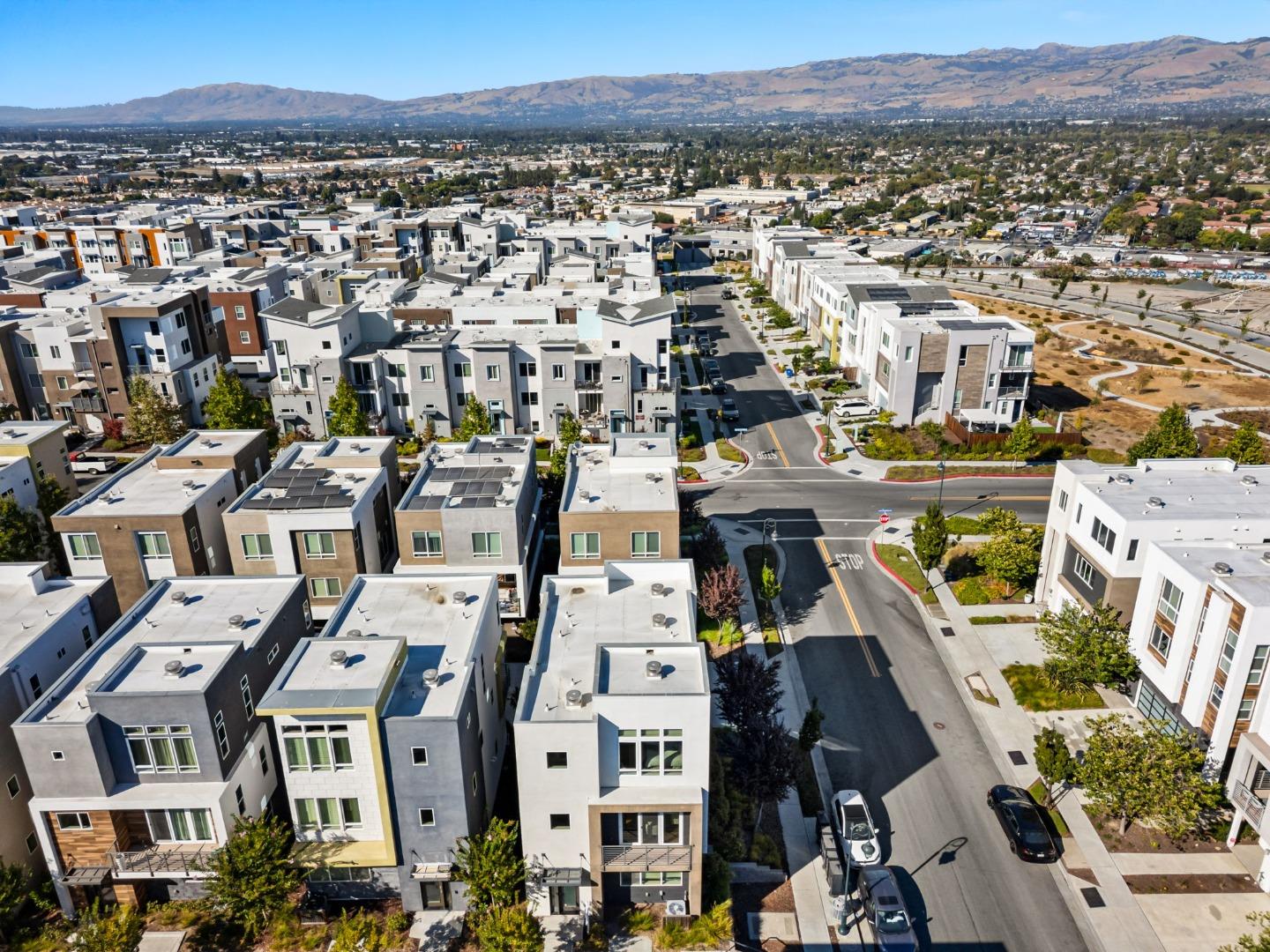 Detail Gallery Image 56 of 66 For 3005 Valley of Hearts Delight Pl, San Jose,  CA 95136 - 4 Beds | 3/1 Baths