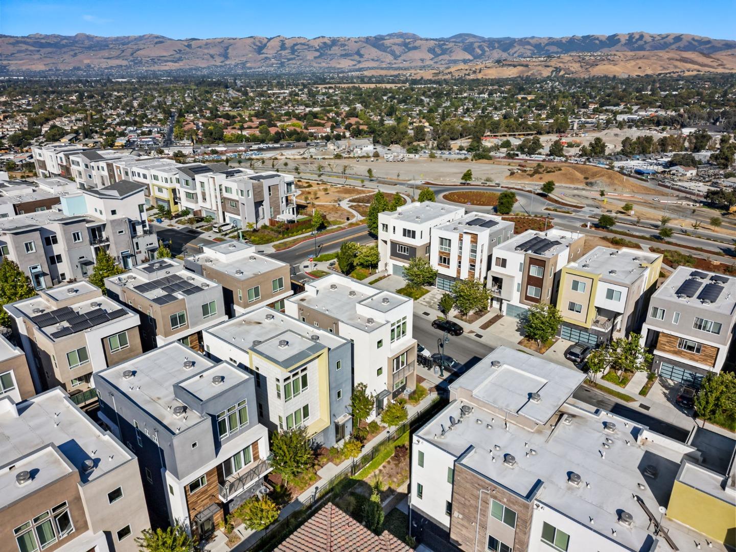 Detail Gallery Image 58 of 66 For 3005 Valley of Hearts Delight Pl, San Jose,  CA 95136 - 4 Beds | 3/1 Baths