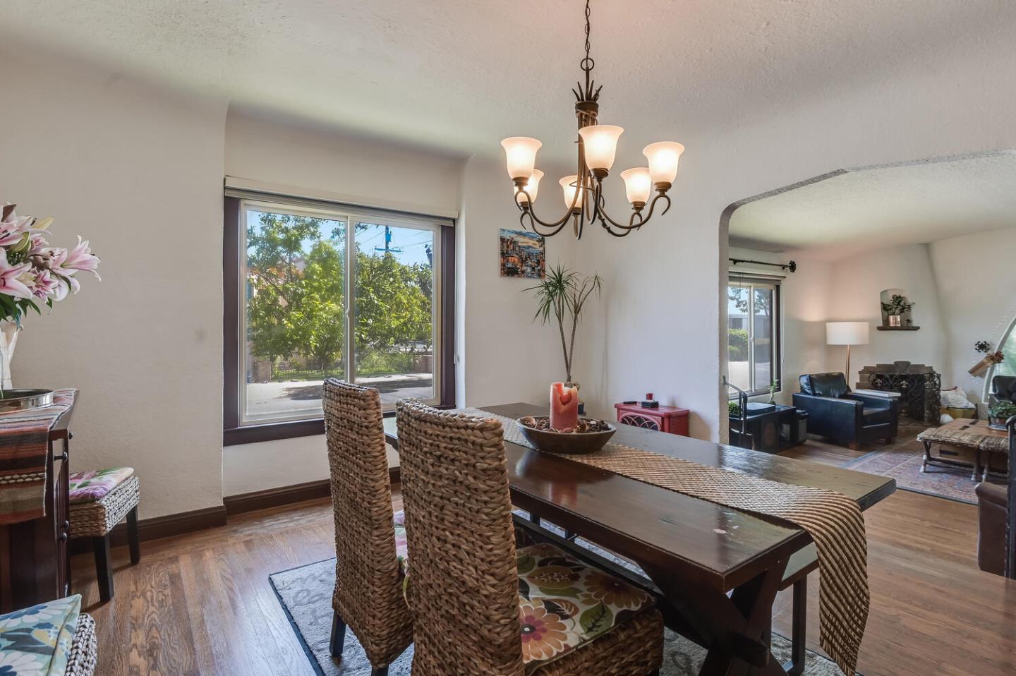 Detail Gallery Image 11 of 35 For 700 Howard Ave, Burlingame,  CA 94010 - 3 Beds | 1/1 Baths