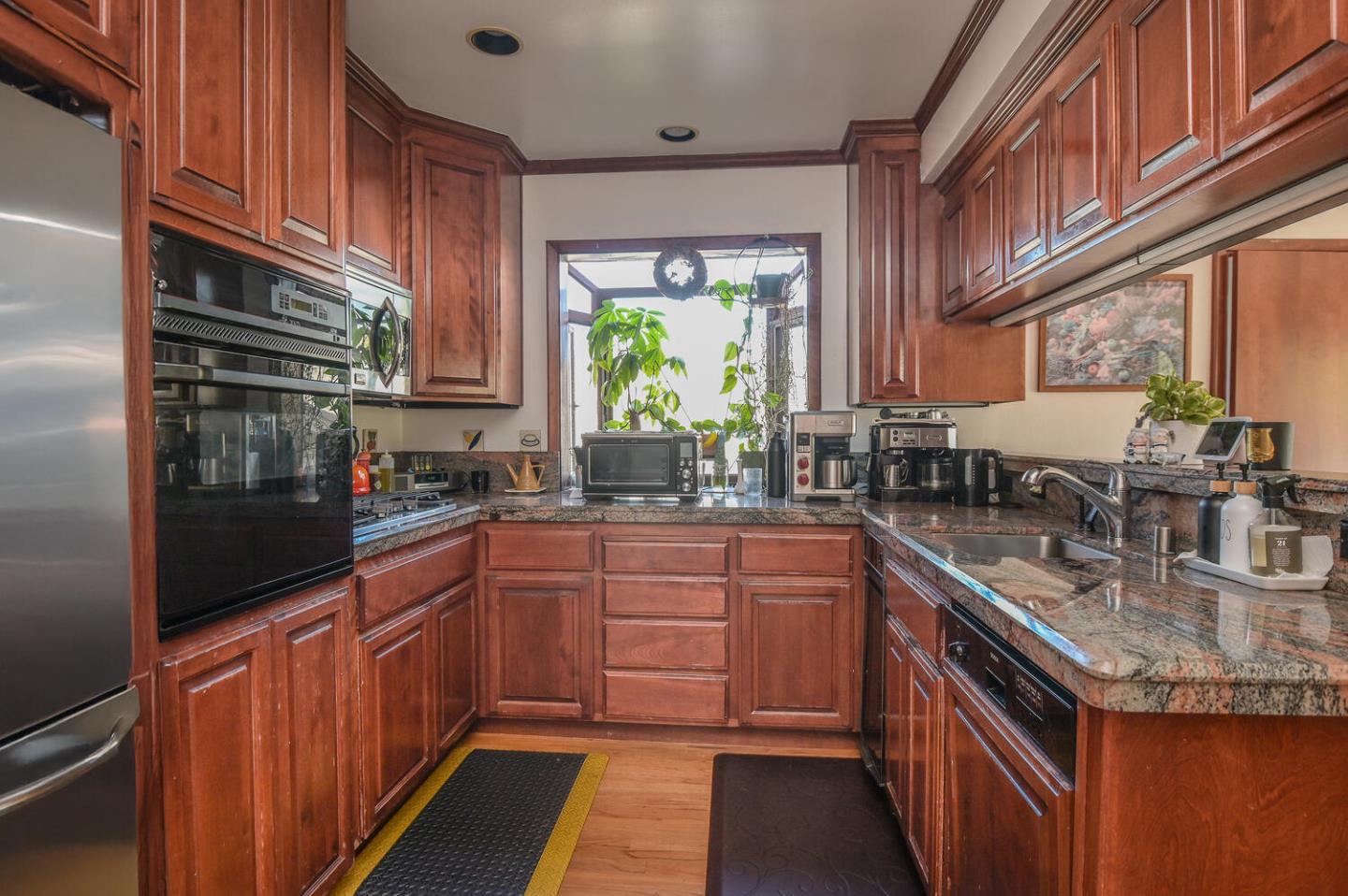 Detail Gallery Image 13 of 35 For 700 Howard Ave, Burlingame,  CA 94010 - 3 Beds | 1/1 Baths