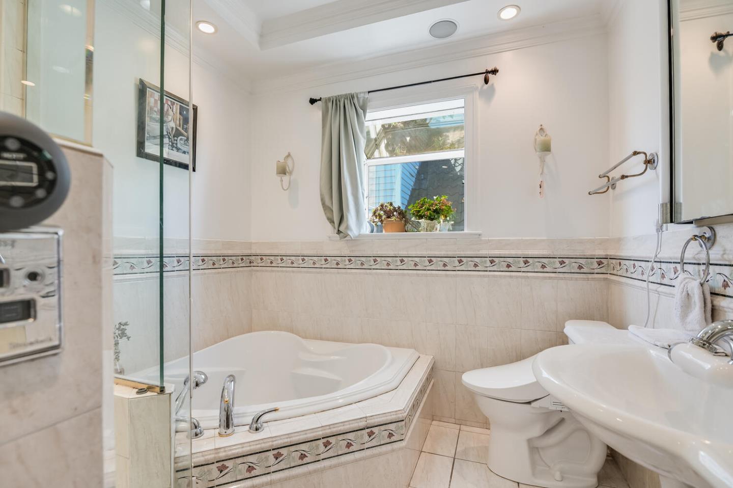 Detail Gallery Image 16 of 35 For 700 Howard Ave, Burlingame,  CA 94010 - 3 Beds | 1/1 Baths