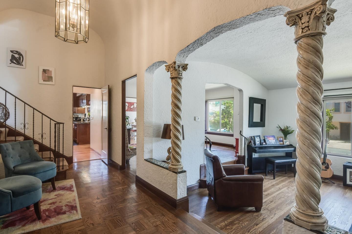 Detail Gallery Image 5 of 35 For 700 Howard Ave, Burlingame,  CA 94010 - 3 Beds | 1/1 Baths