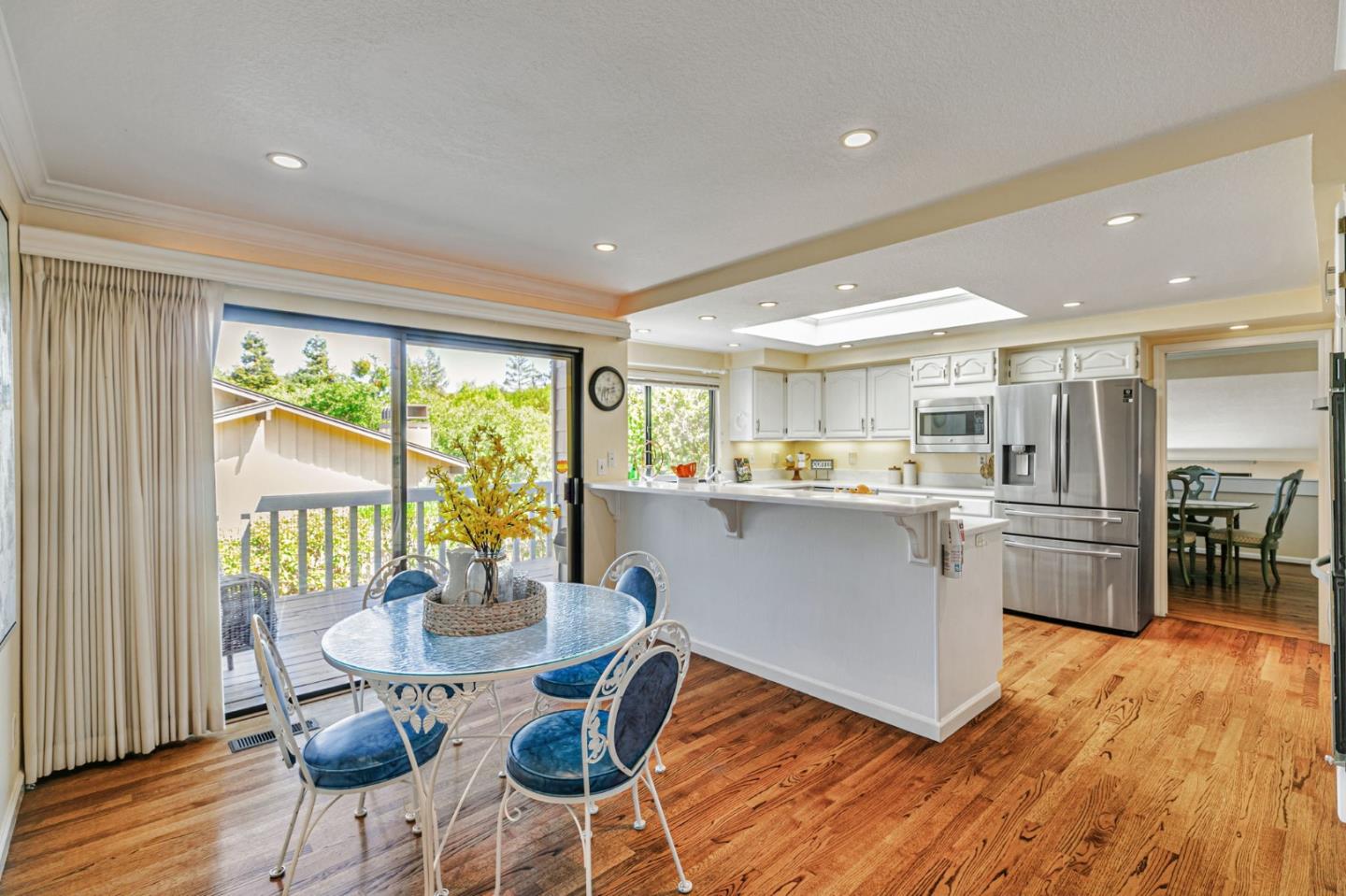 Detail Gallery Image 15 of 42 For 1350 Trinity Dr, Menlo Park,  CA 94025 - 3 Beds | 2/1 Baths