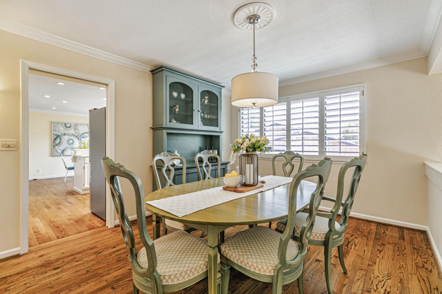 Detail Gallery Image 17 of 42 For 1350 Trinity Dr, Menlo Park,  CA 94025 - 3 Beds | 2/1 Baths