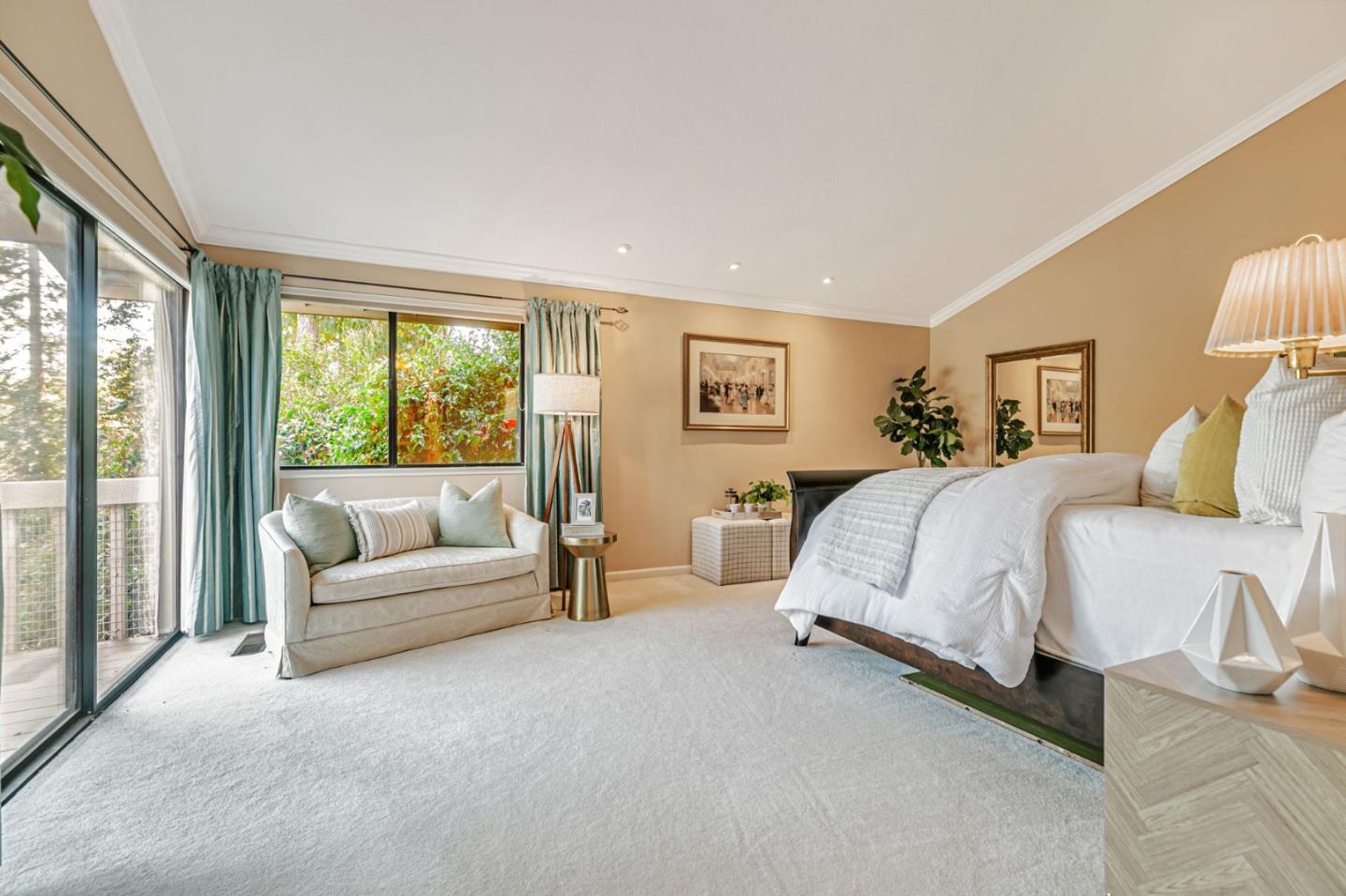 Detail Gallery Image 23 of 42 For 1350 Trinity Dr, Menlo Park,  CA 94025 - 3 Beds | 2/1 Baths