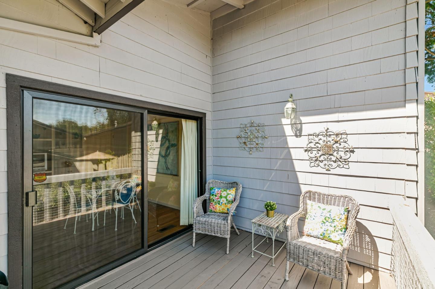 Detail Gallery Image 34 of 42 For 1350 Trinity Dr, Menlo Park,  CA 94025 - 3 Beds | 2/1 Baths