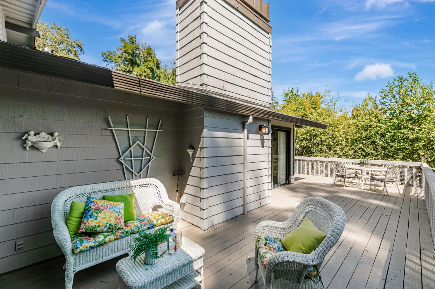 Detail Gallery Image 38 of 42 For 1350 Trinity Dr, Menlo Park,  CA 94025 - 3 Beds | 2/1 Baths