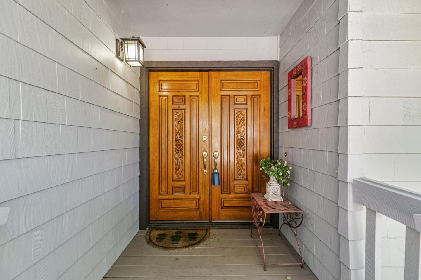 Detail Gallery Image 4 of 42 For 1350 Trinity Dr, Menlo Park,  CA 94025 - 3 Beds | 2/1 Baths